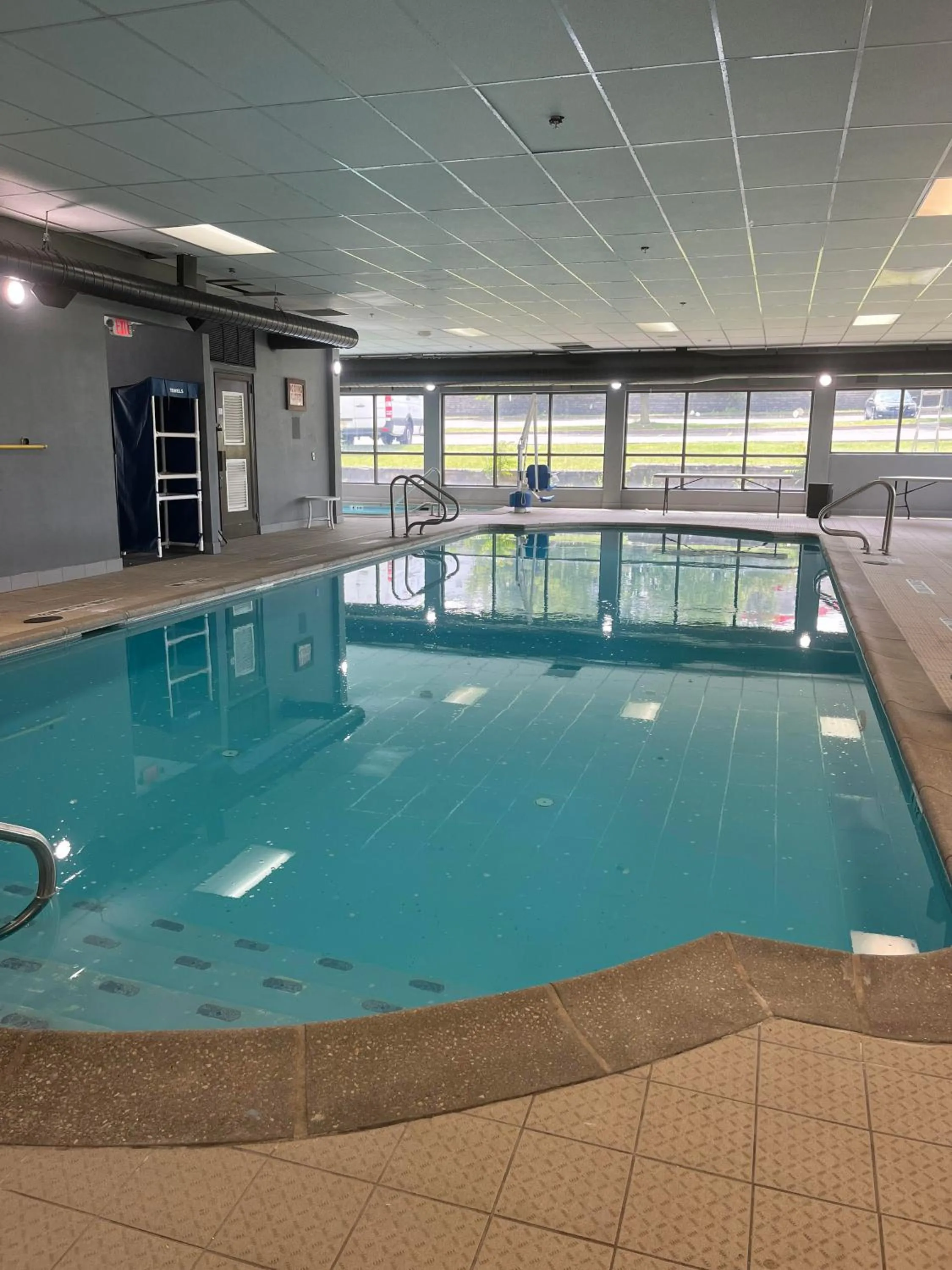 Swimming pool in ANZ Hotels Scranton