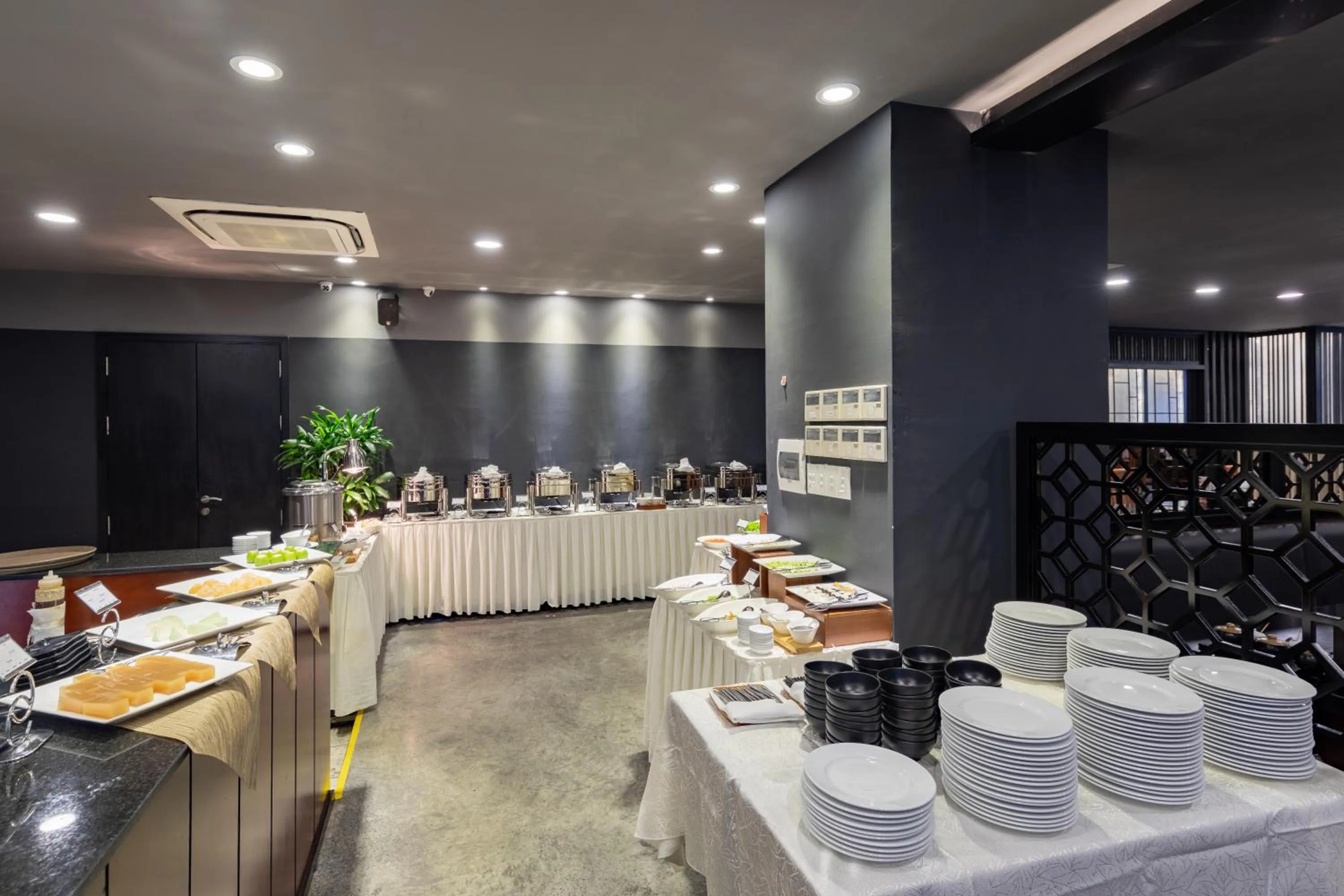 Restaurant/places to eat in Grandvrio City Danang By Route Inn Group