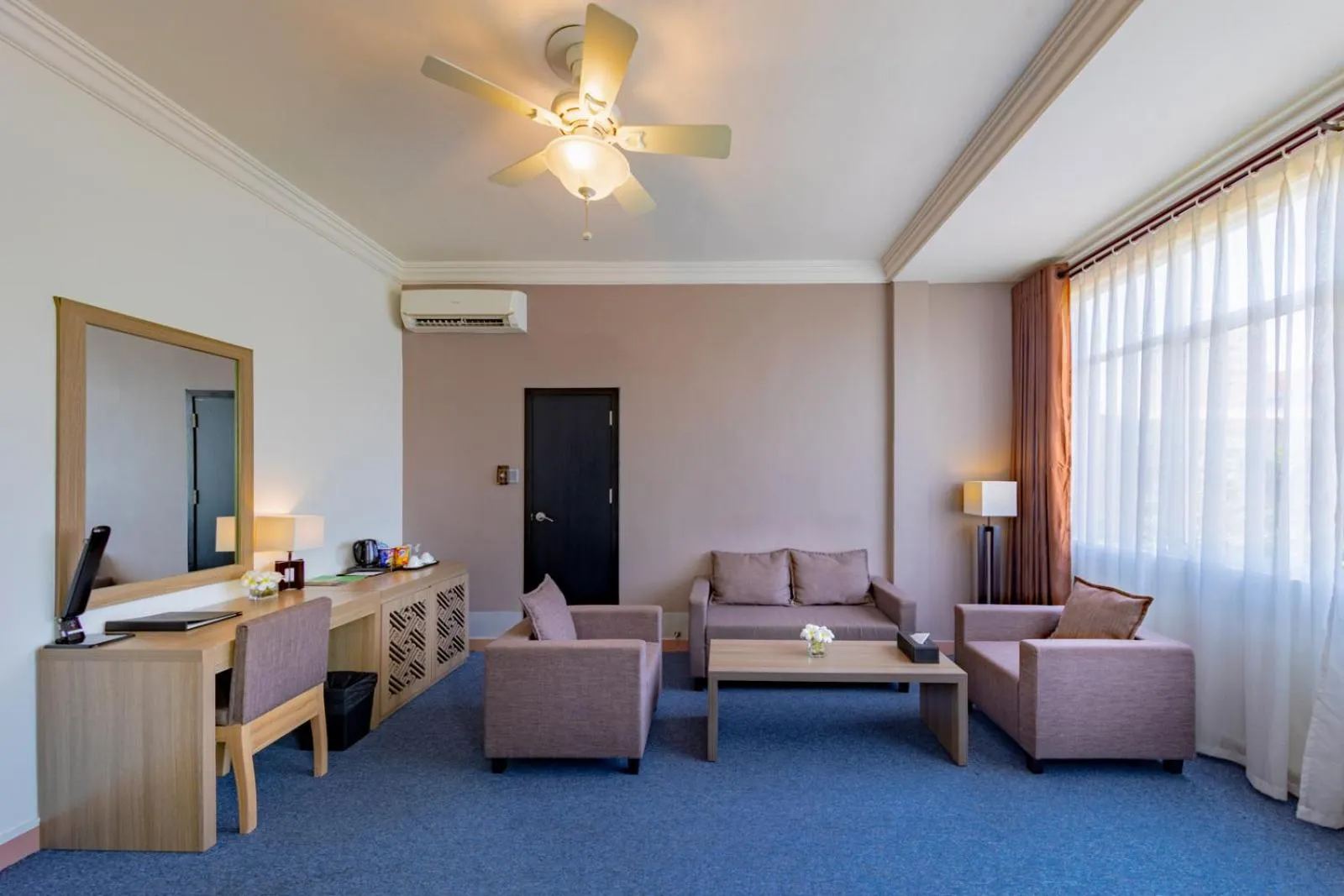 Seating area in Grandvrio City Danang By Route Inn Group