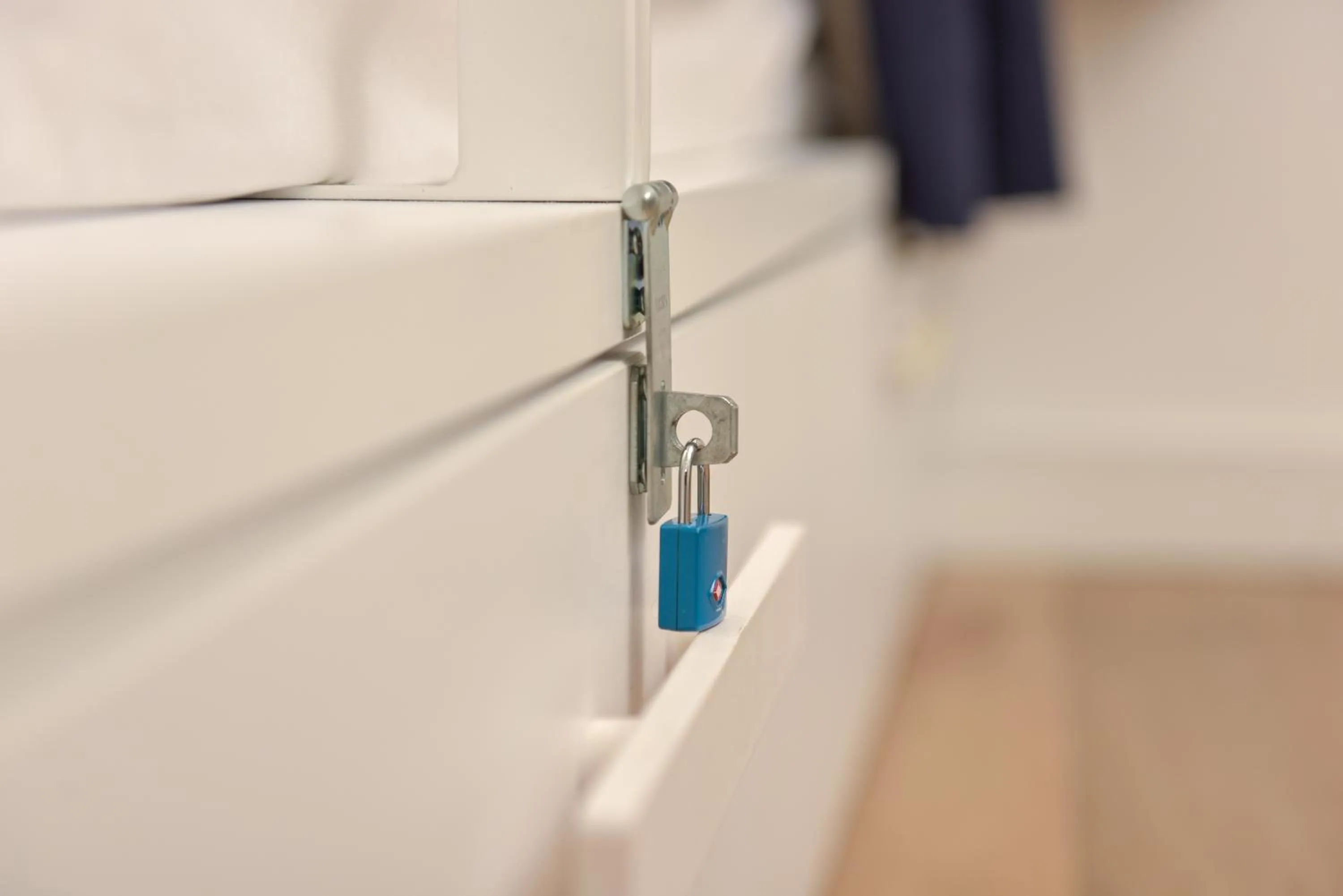 wardrobe in SLO Hostel Lyon Saxe