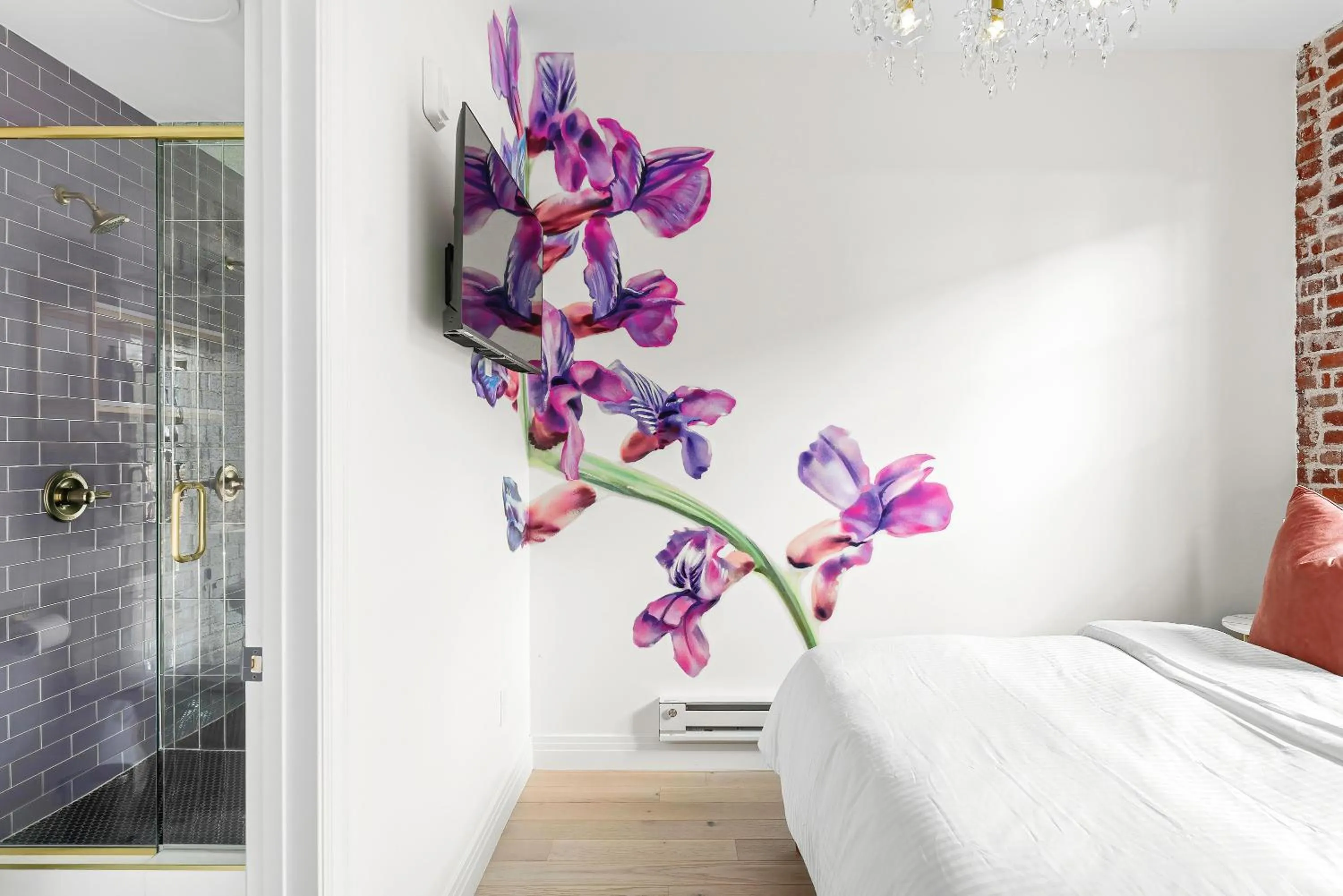 Shower, Bed in The Acoma House