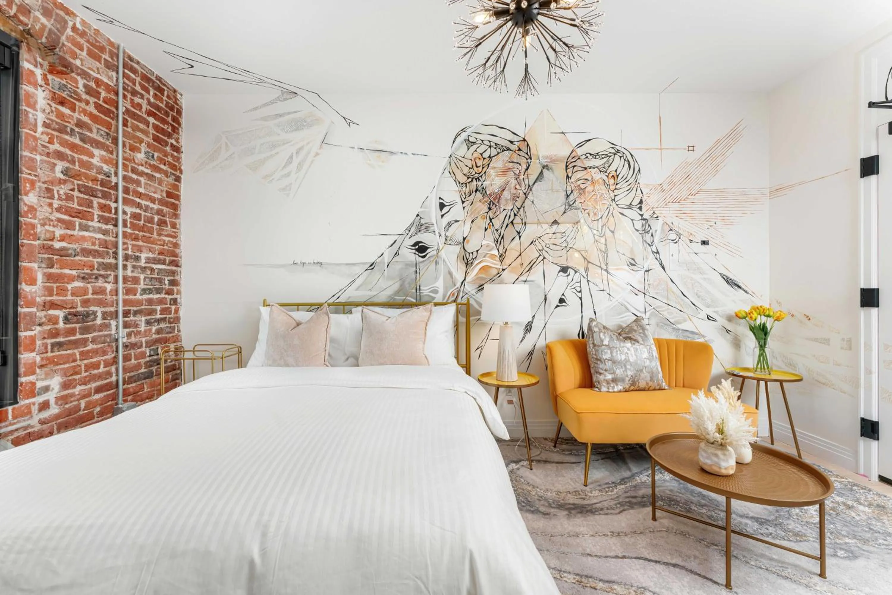 Seating area, Bed in The Acoma House