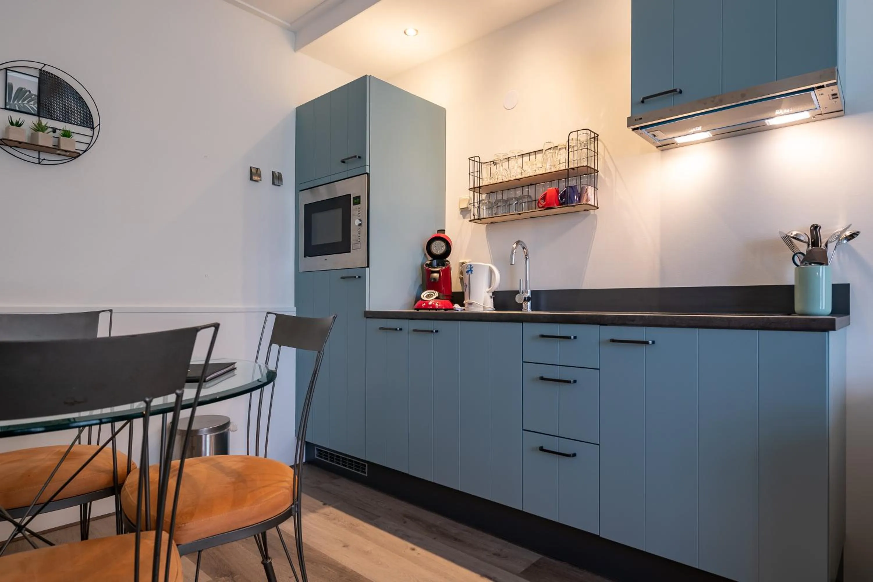 Kitchen or kitchenette in Hotel Almenum - het sfeervolle stadslogement -