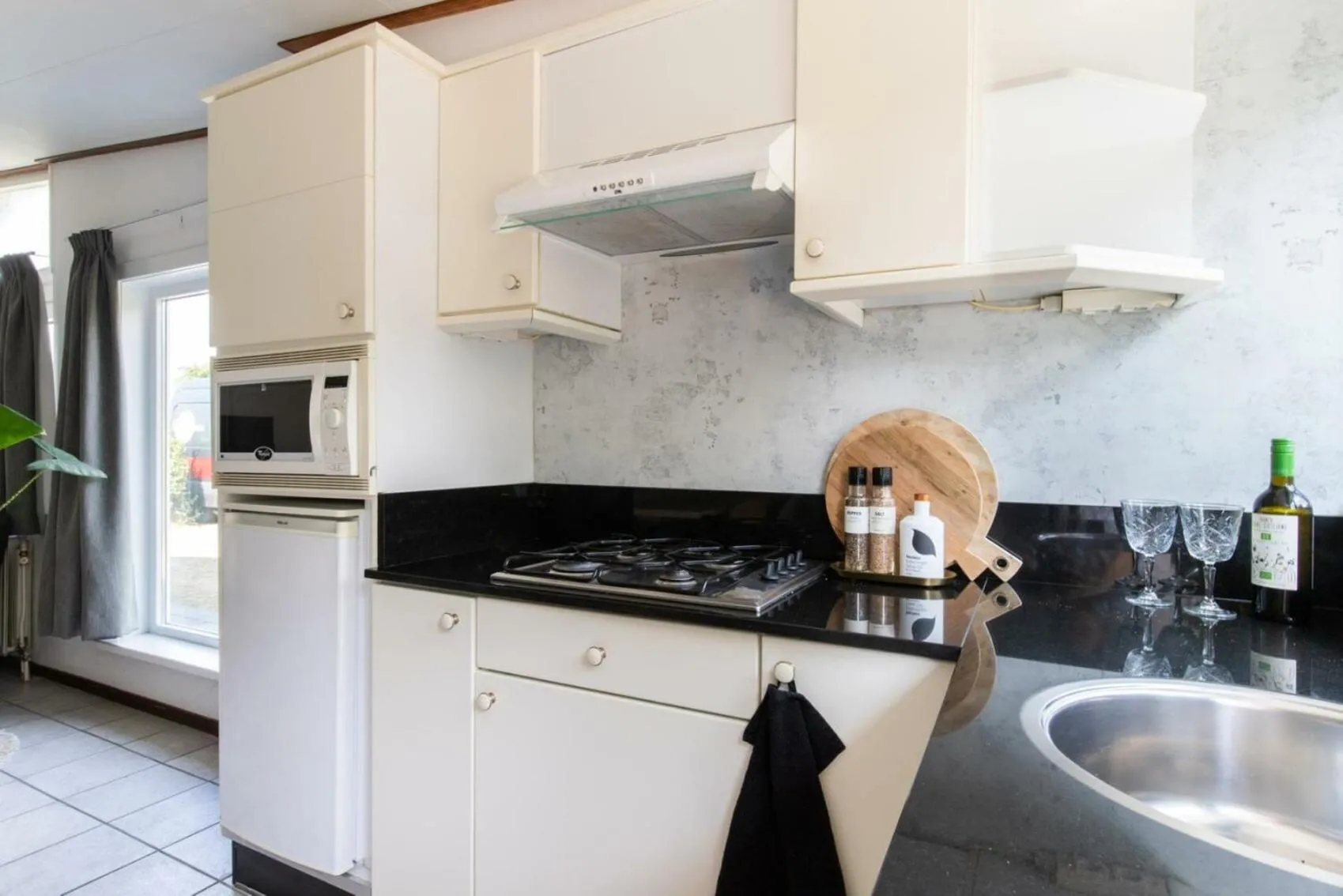 Kitchen or kitchenette in Camping de Brem