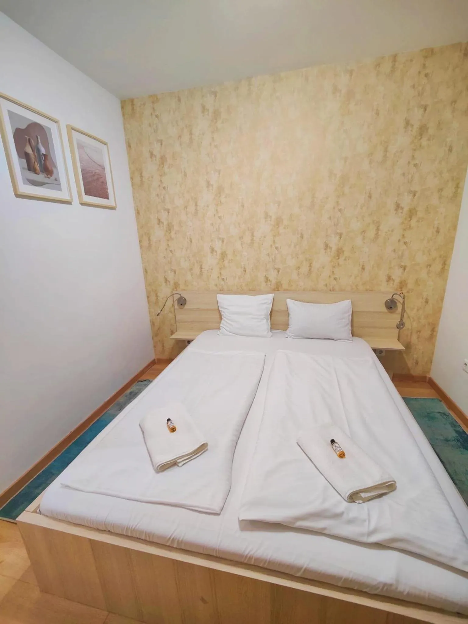 Bed in Maple Tree Budget Apartments