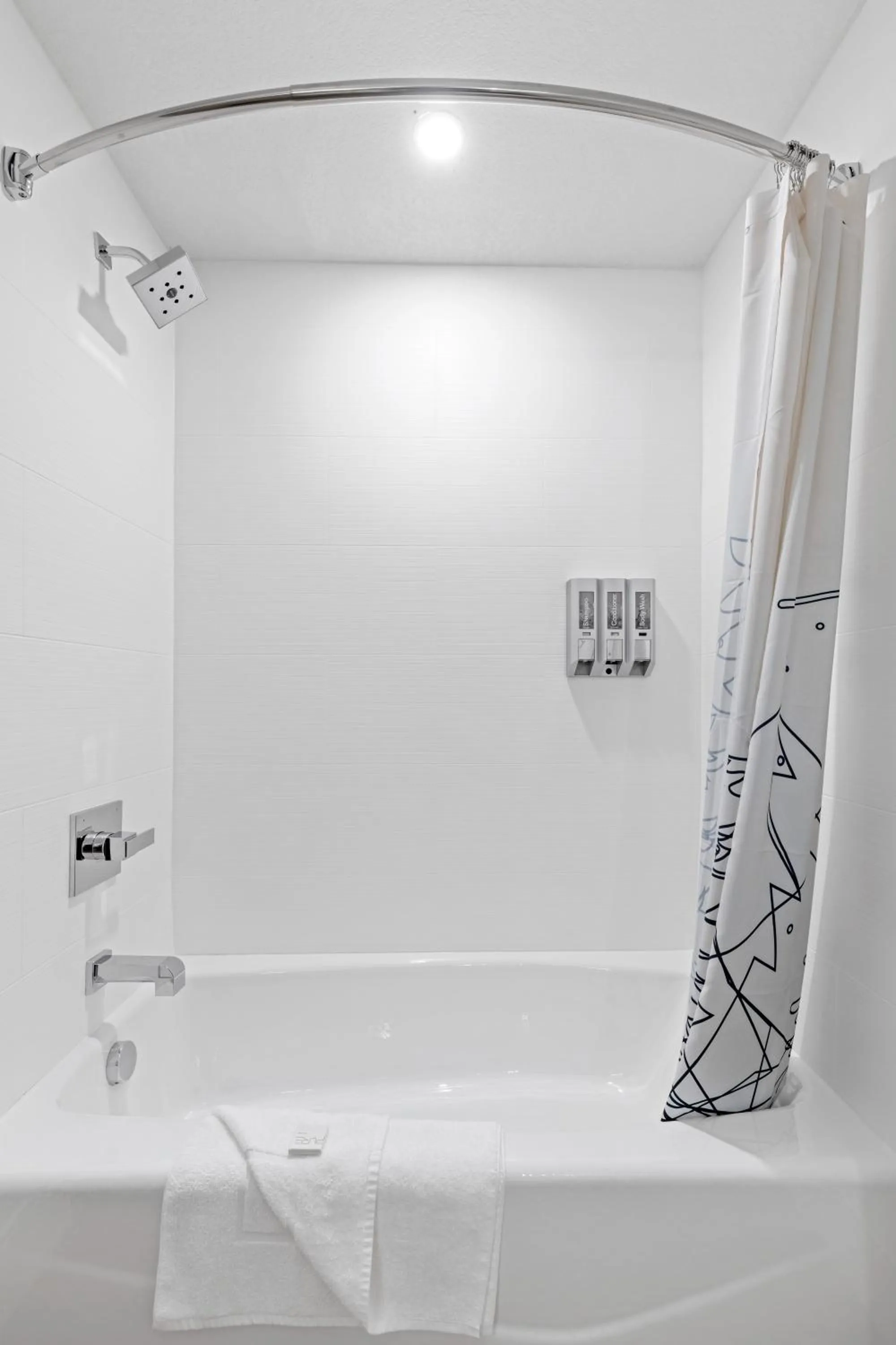 Bathroom in The Evergreen Hotel