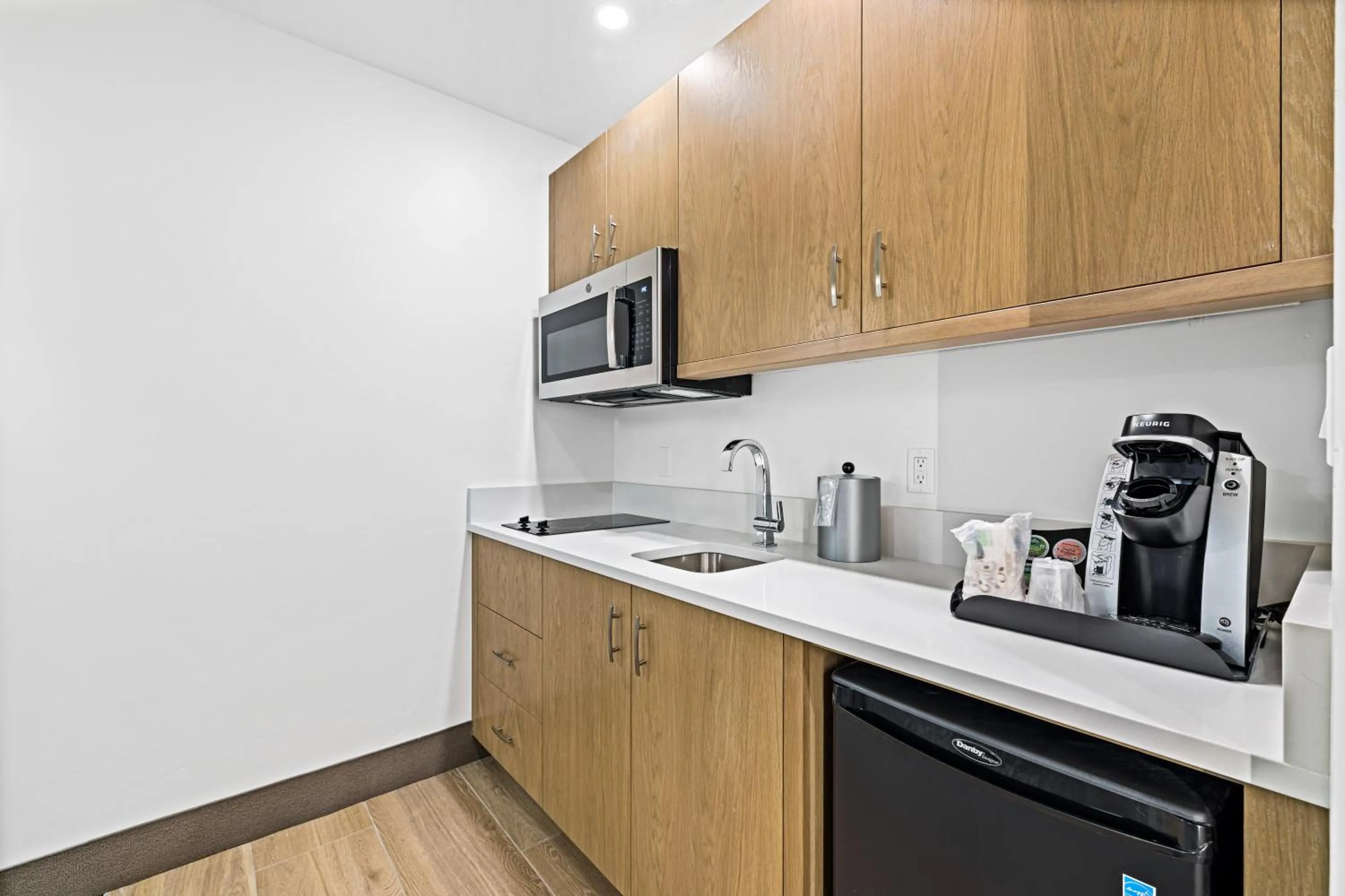 Coffee/tea facilities in The Evergreen Hotel