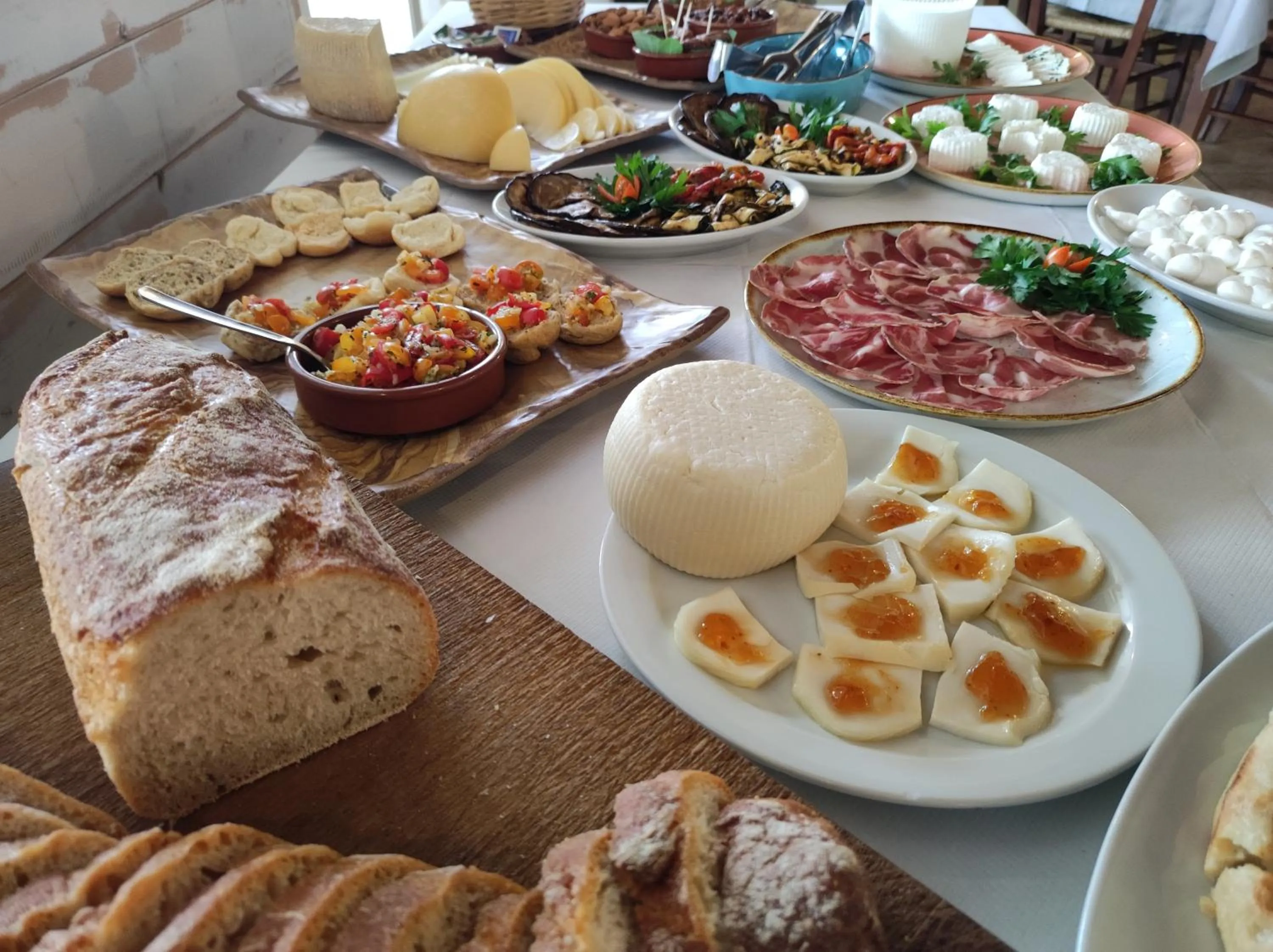 Restaurant/places to eat in Agriturismo Il Megalite