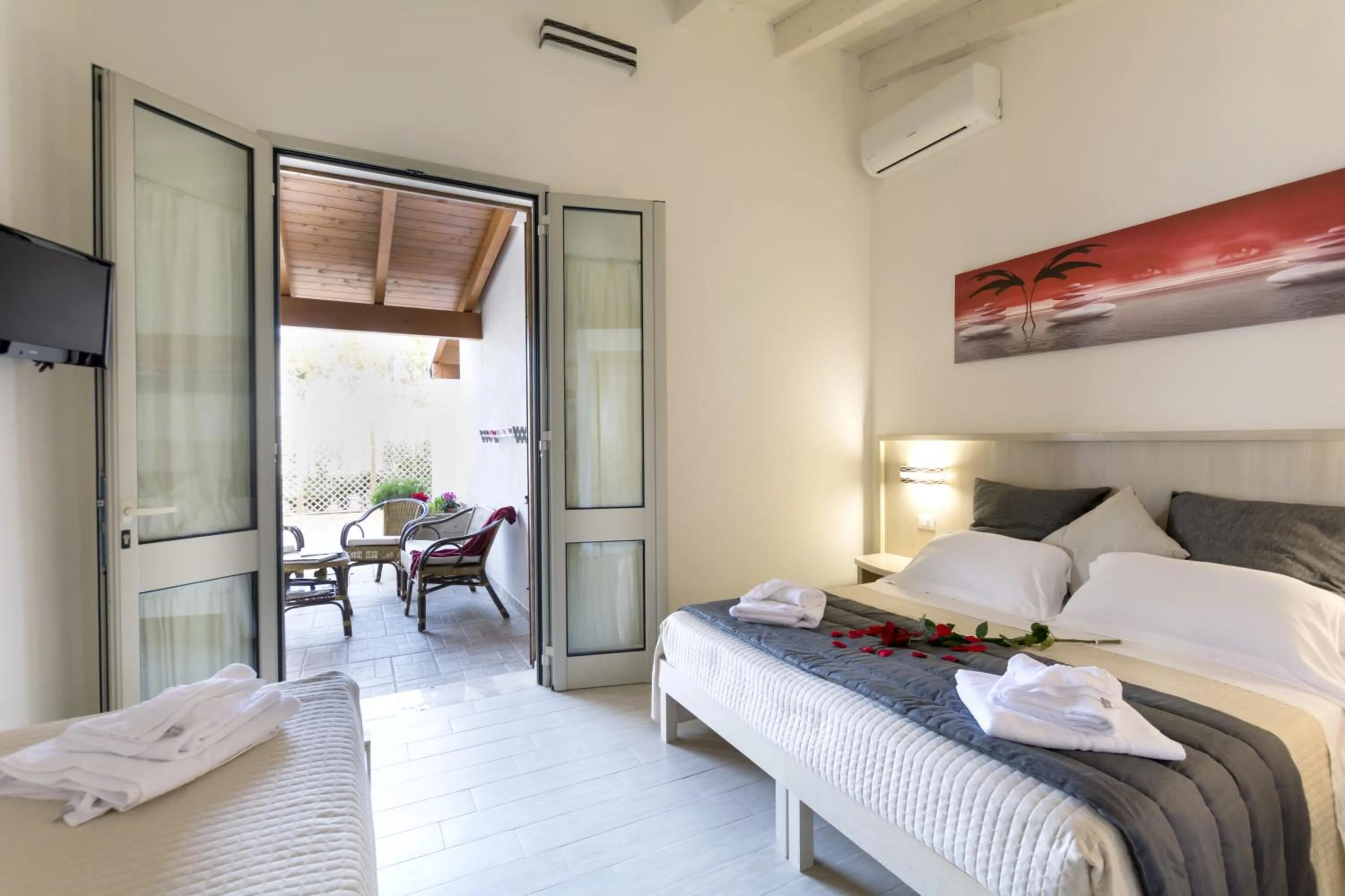 Bedroom, Bed in Agriturismo Il Megalite