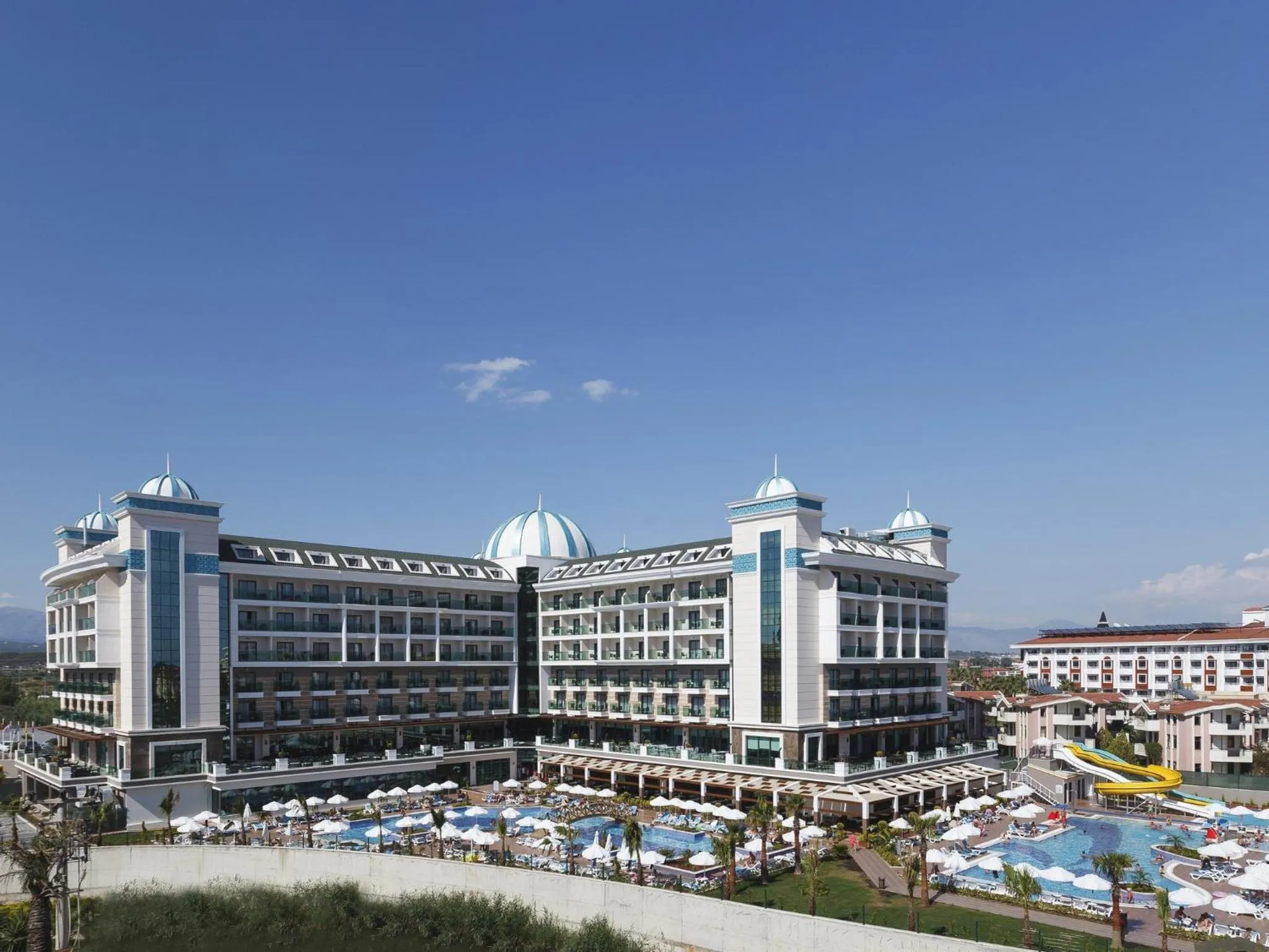 Property building in Luna Blanca Resort & Spa