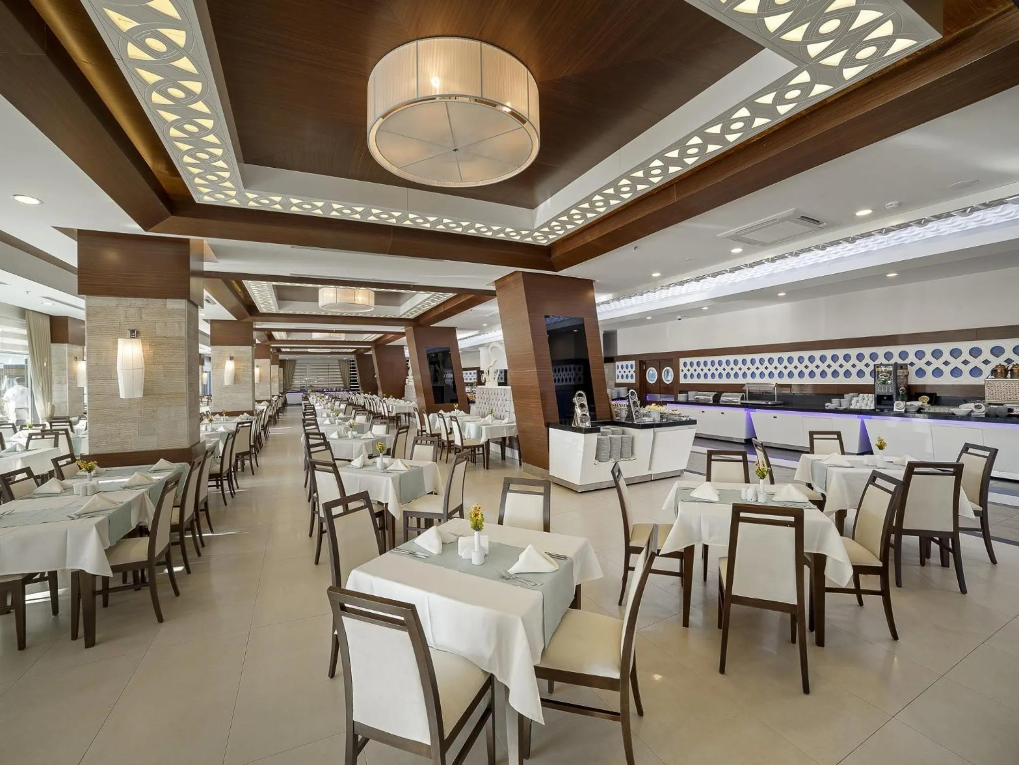 Restaurant/places to eat in Luna Blanca Resort & Spa