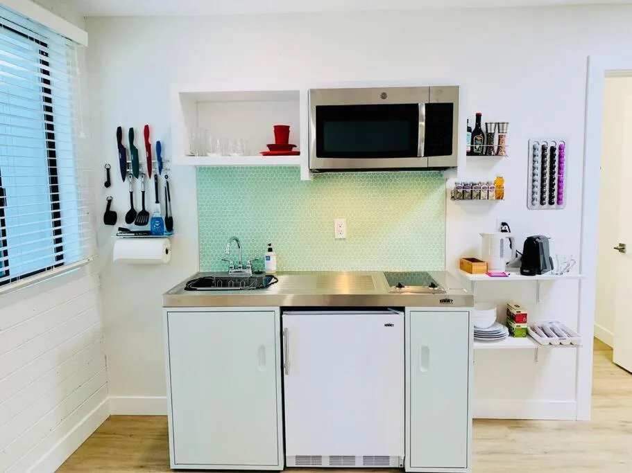 Intimate well appointed Studio w Pool