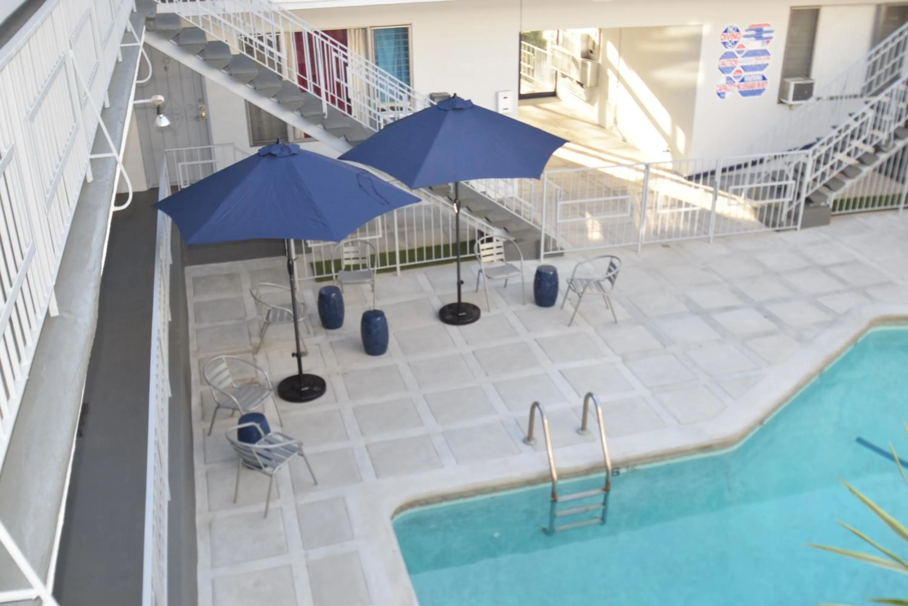 Pool view in Hollywood Business Apartments