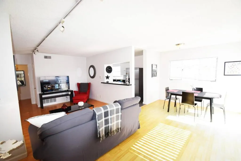 TV and multimedia in Hollywood Business Apartments