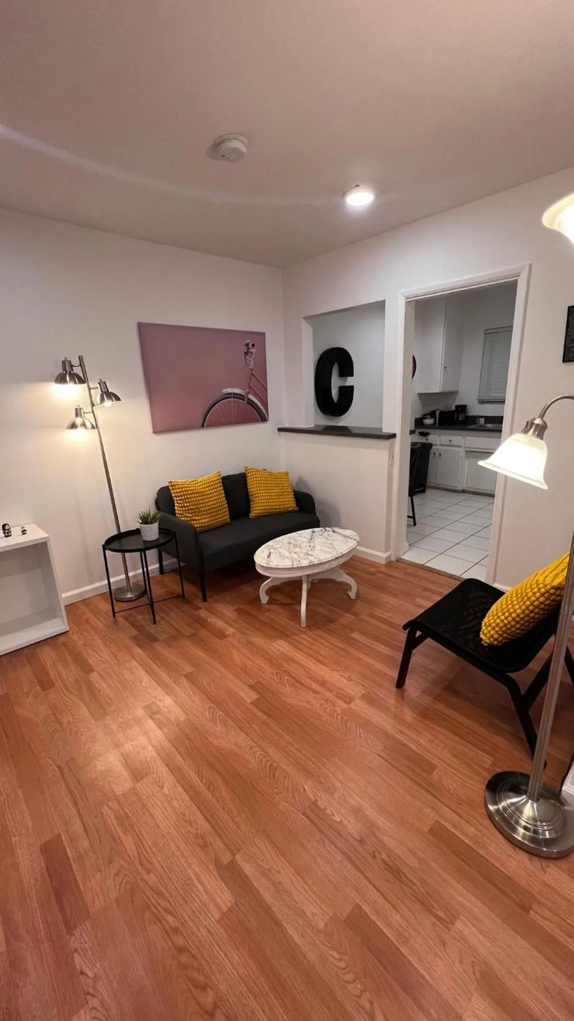 Living room in Hollywood Business Apartments