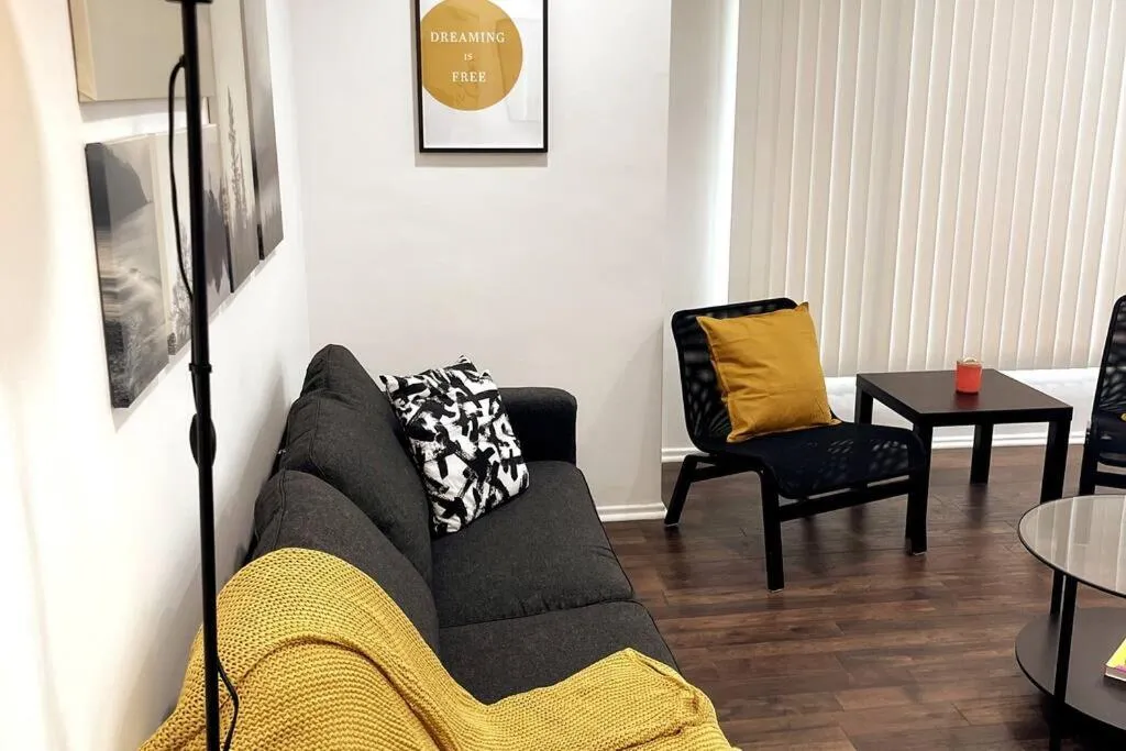 Living room in Hollywood Business Apartments