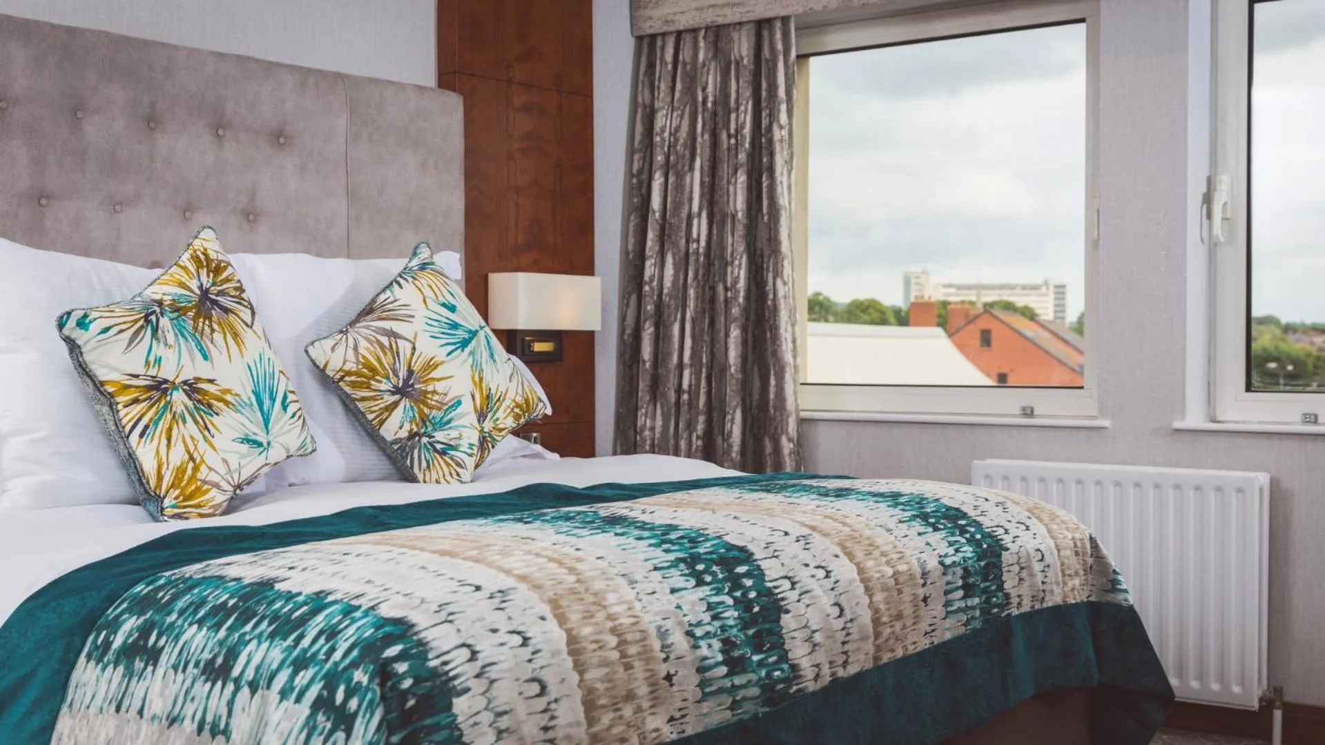 Bed in The Stormont Hotel