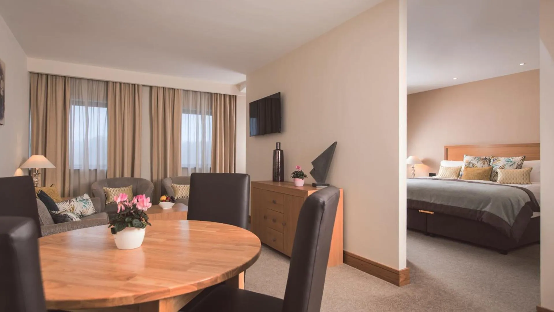 Bed in The Stormont Hotel