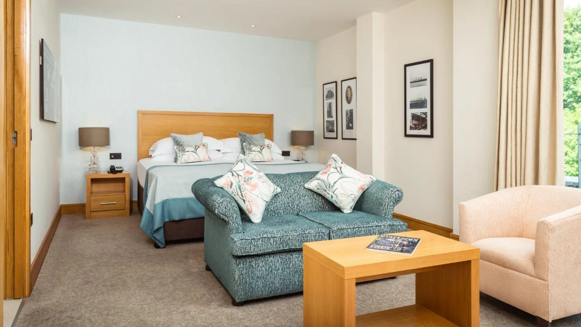 Bed in The Stormont Hotel