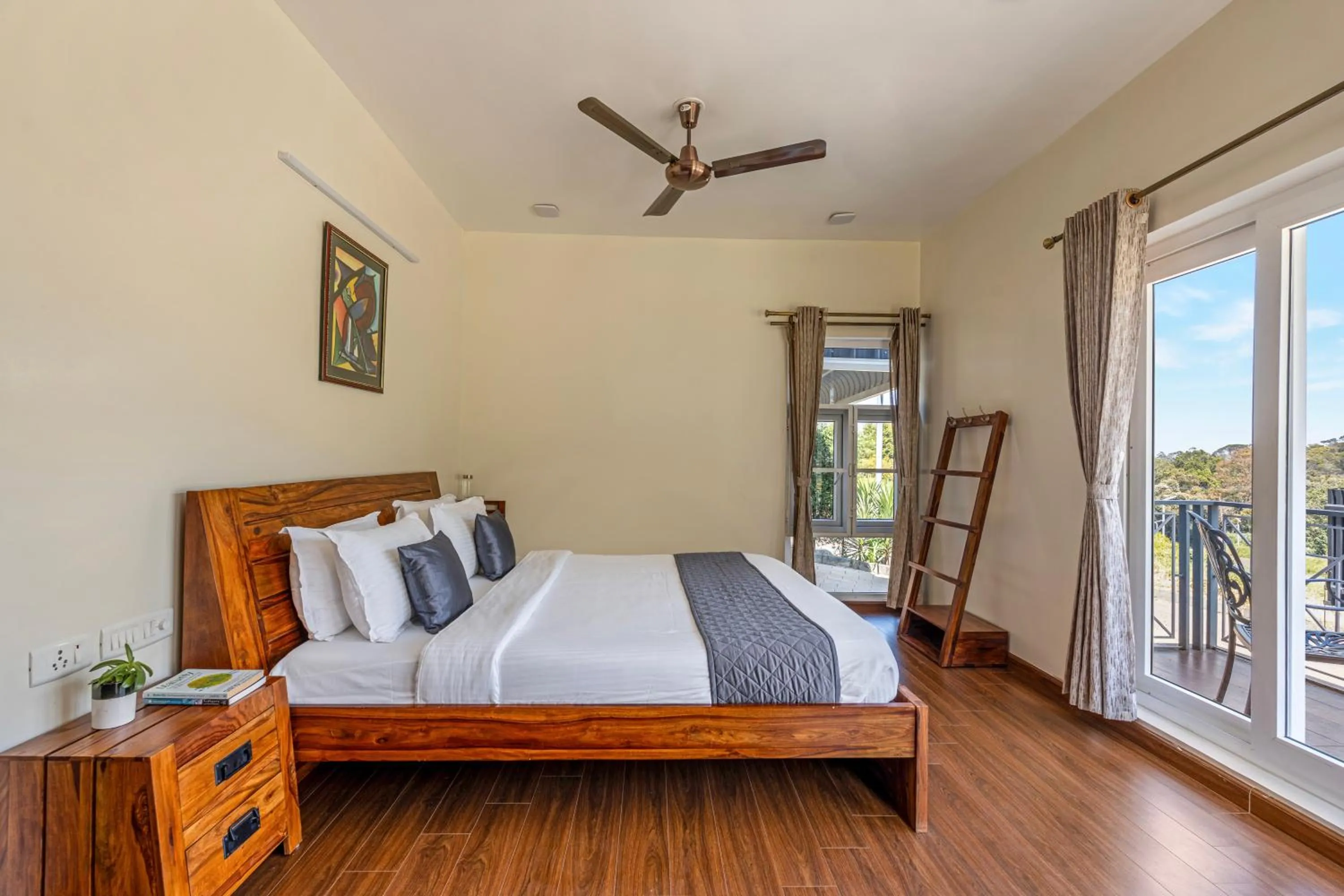 Bedroom, Bed in Kalpavriksha - 4 BR lake facing villa