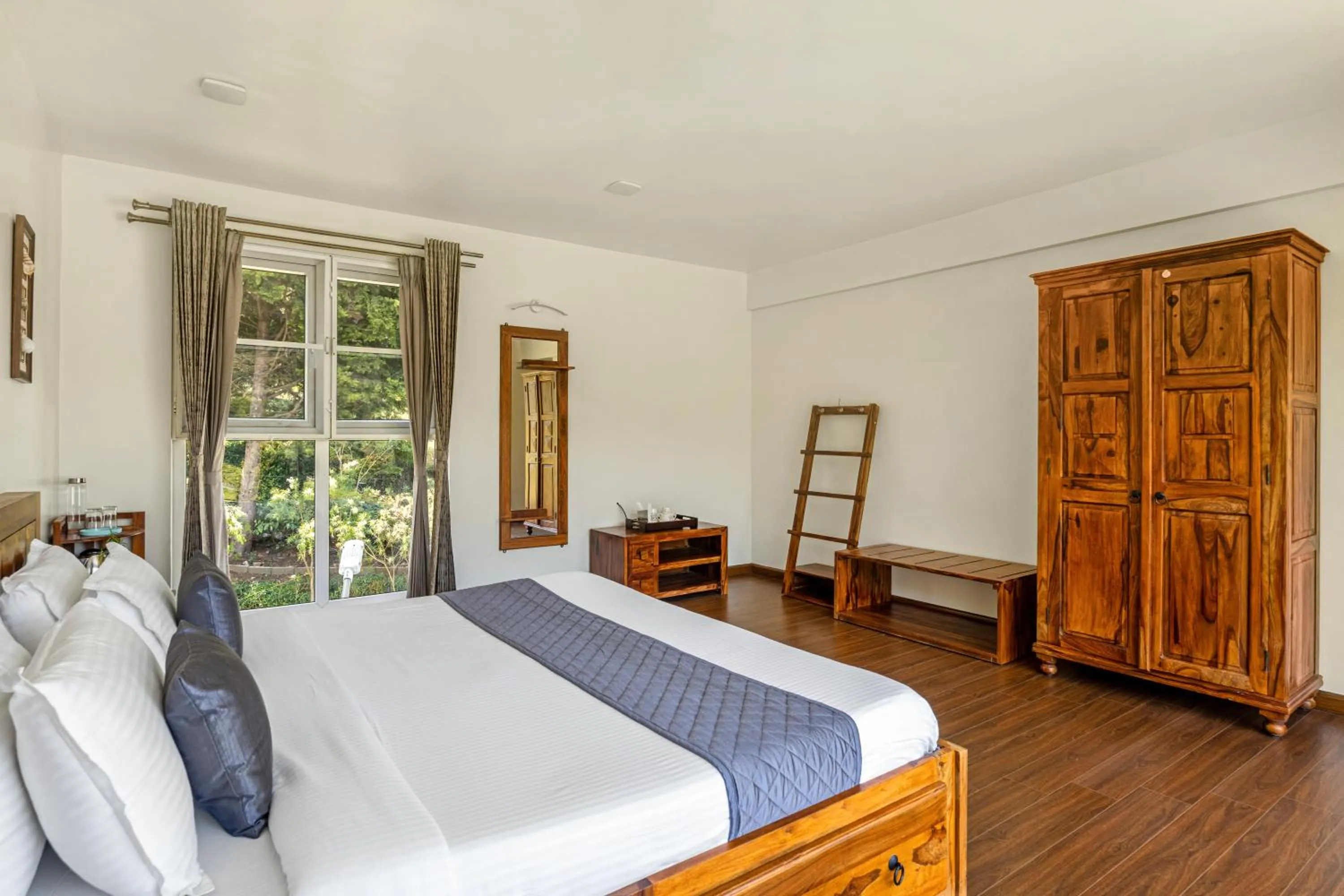 Bedroom, Bed in Kalpavriksha - 4 BR lake facing villa