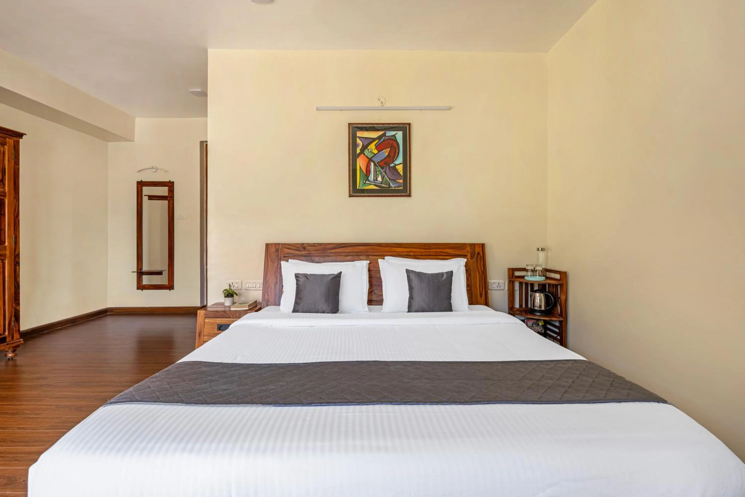 Bedroom, Bed in Kalpavriksha - 4 BR lake facing villa