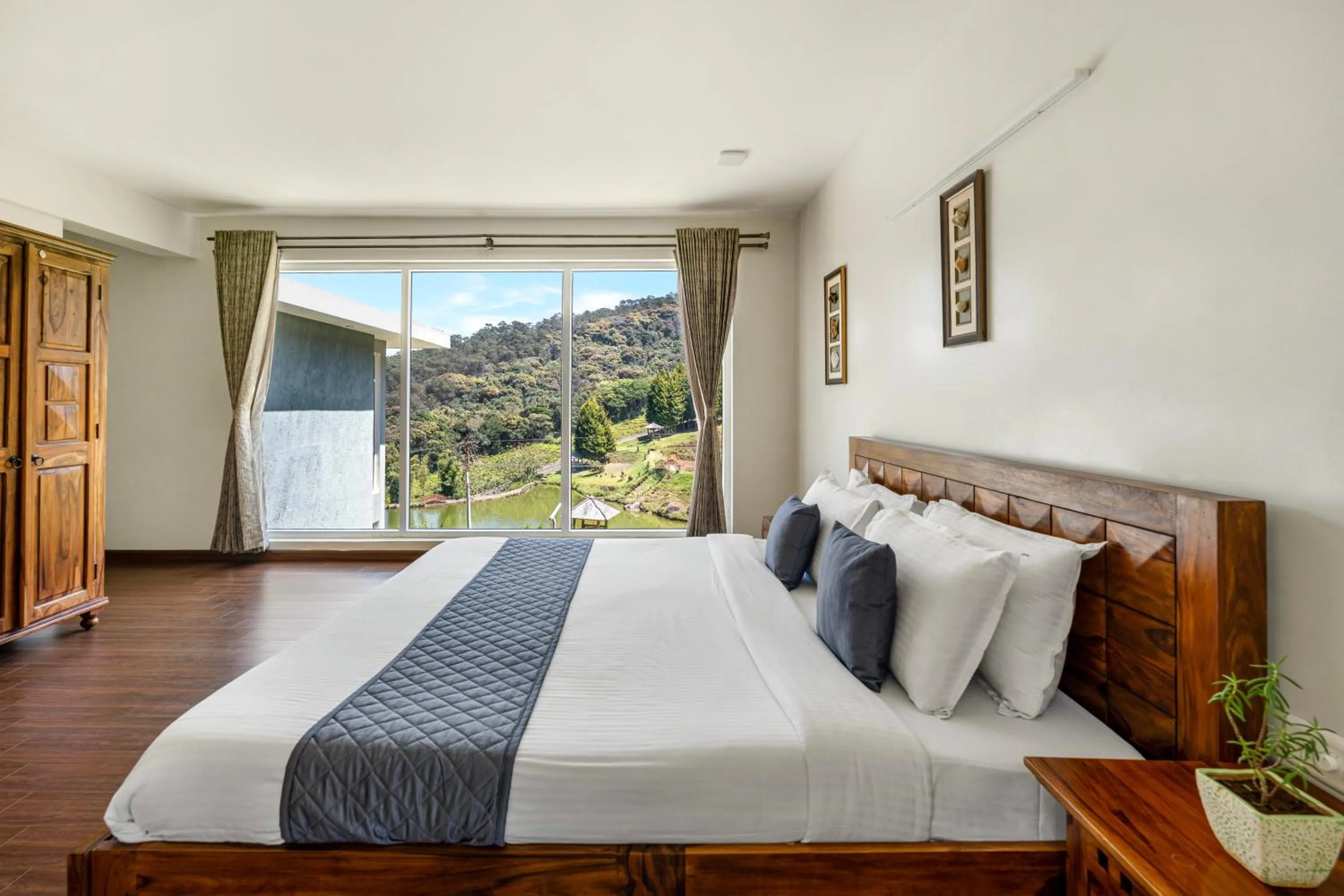 Bed in Kalpavriksha - 4 BR lake facing villa