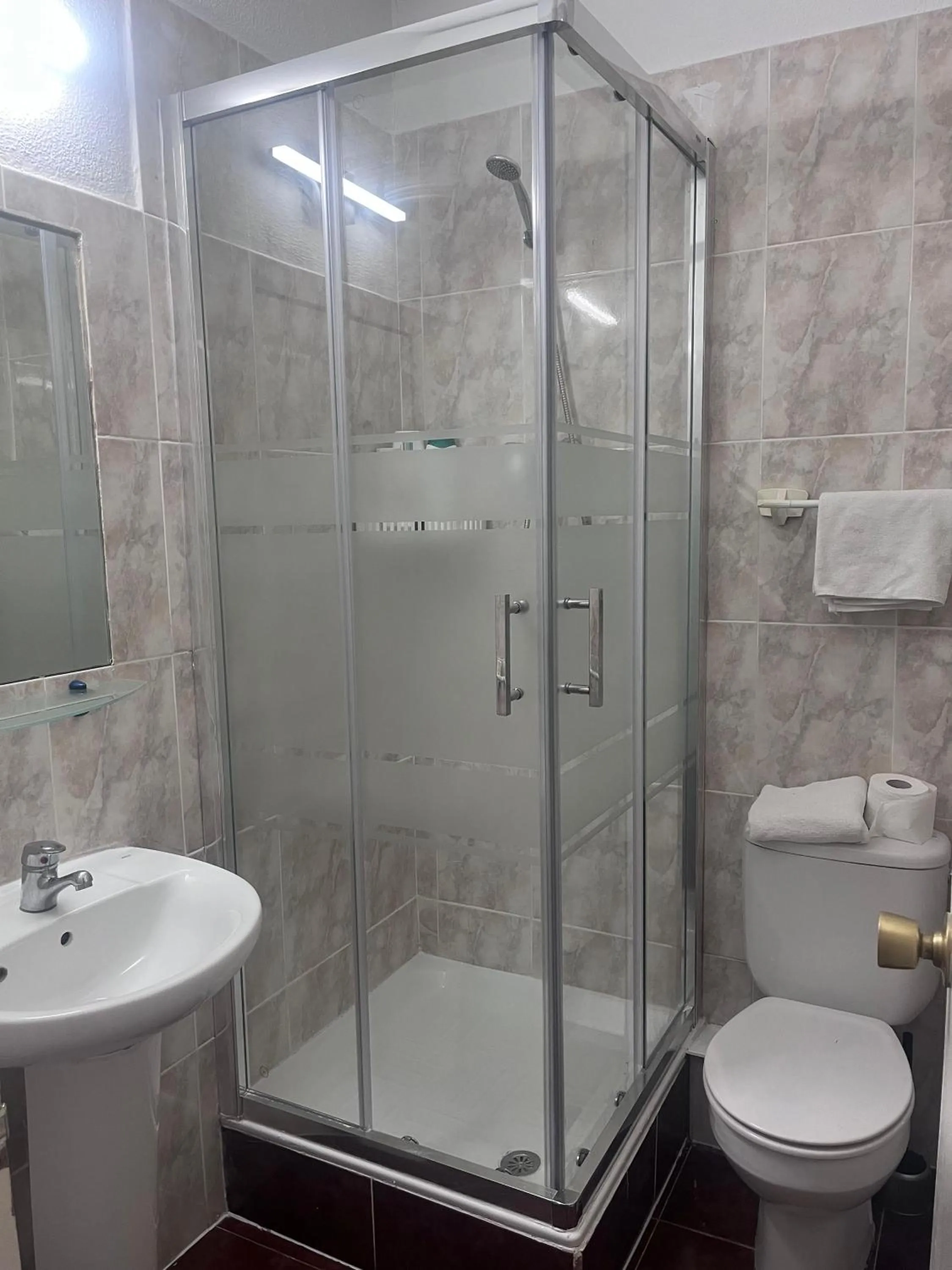 Hostal Alonso No Limit Madrid