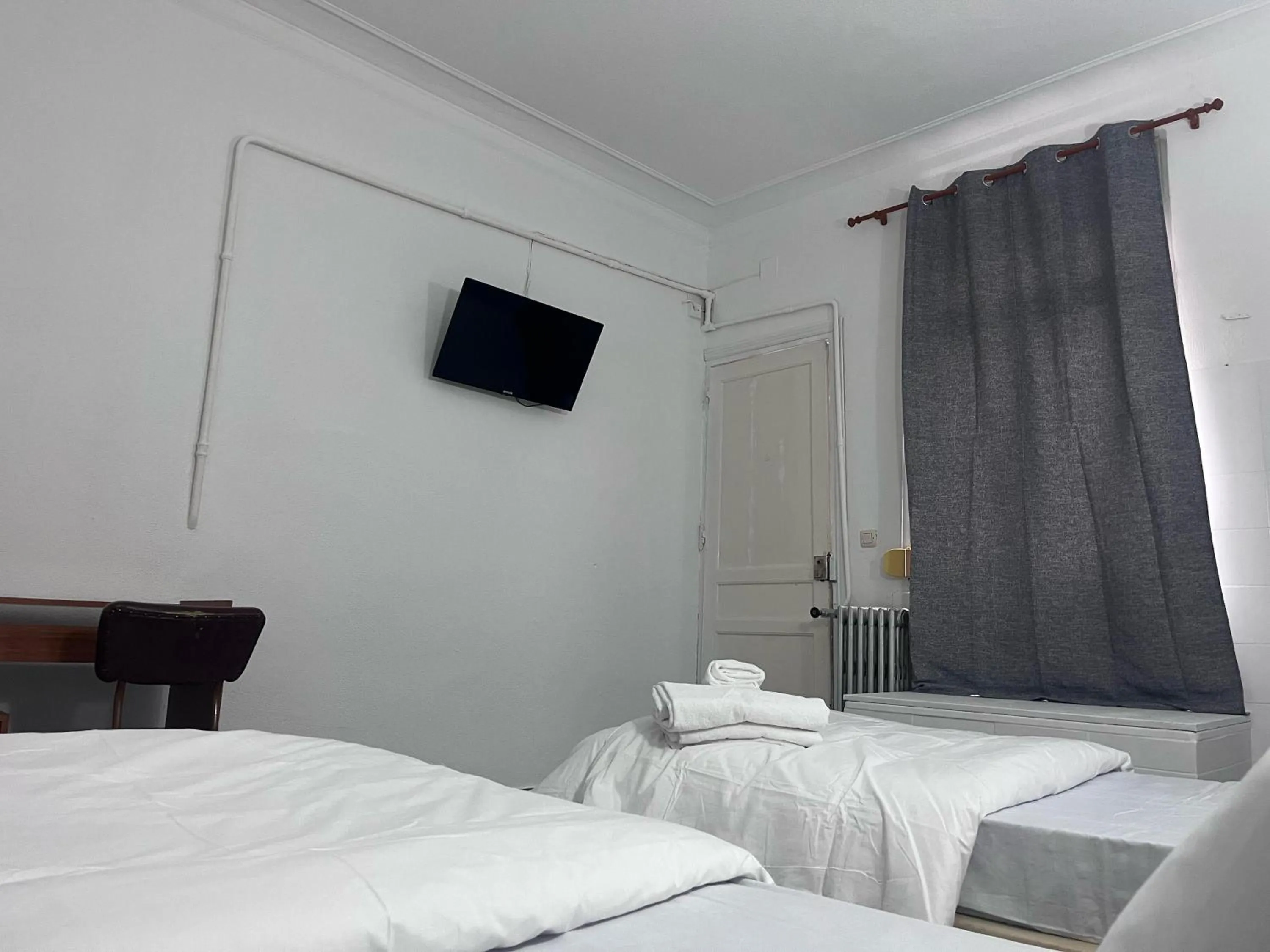 Bed in Hostal Alonso No Limit Madrid