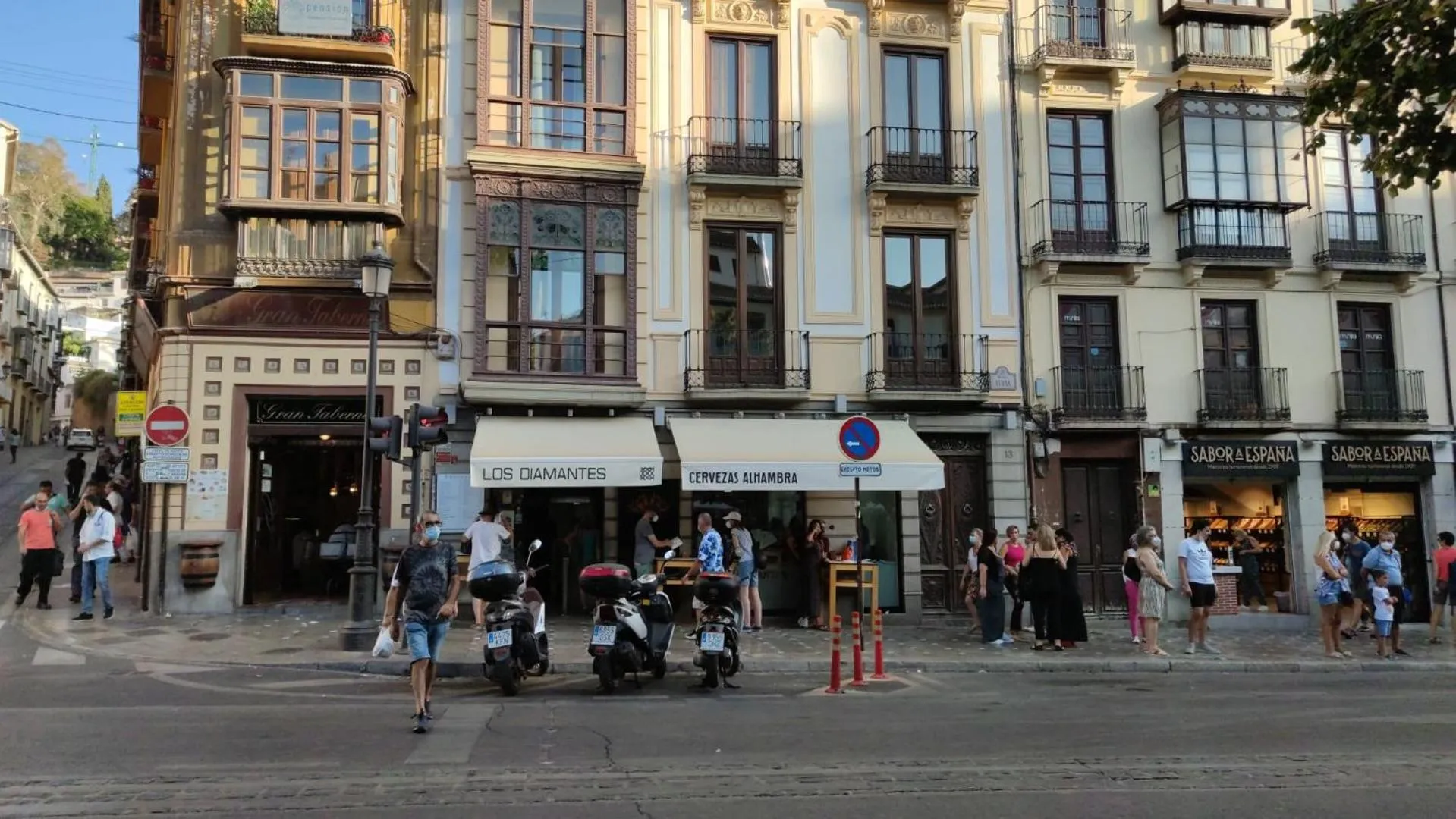 Property building in Pension Venecia Gomerez