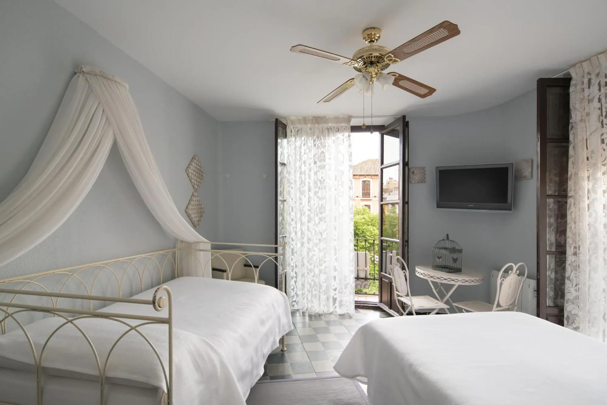 Bedroom, Bed in Pension Venecia Gomerez