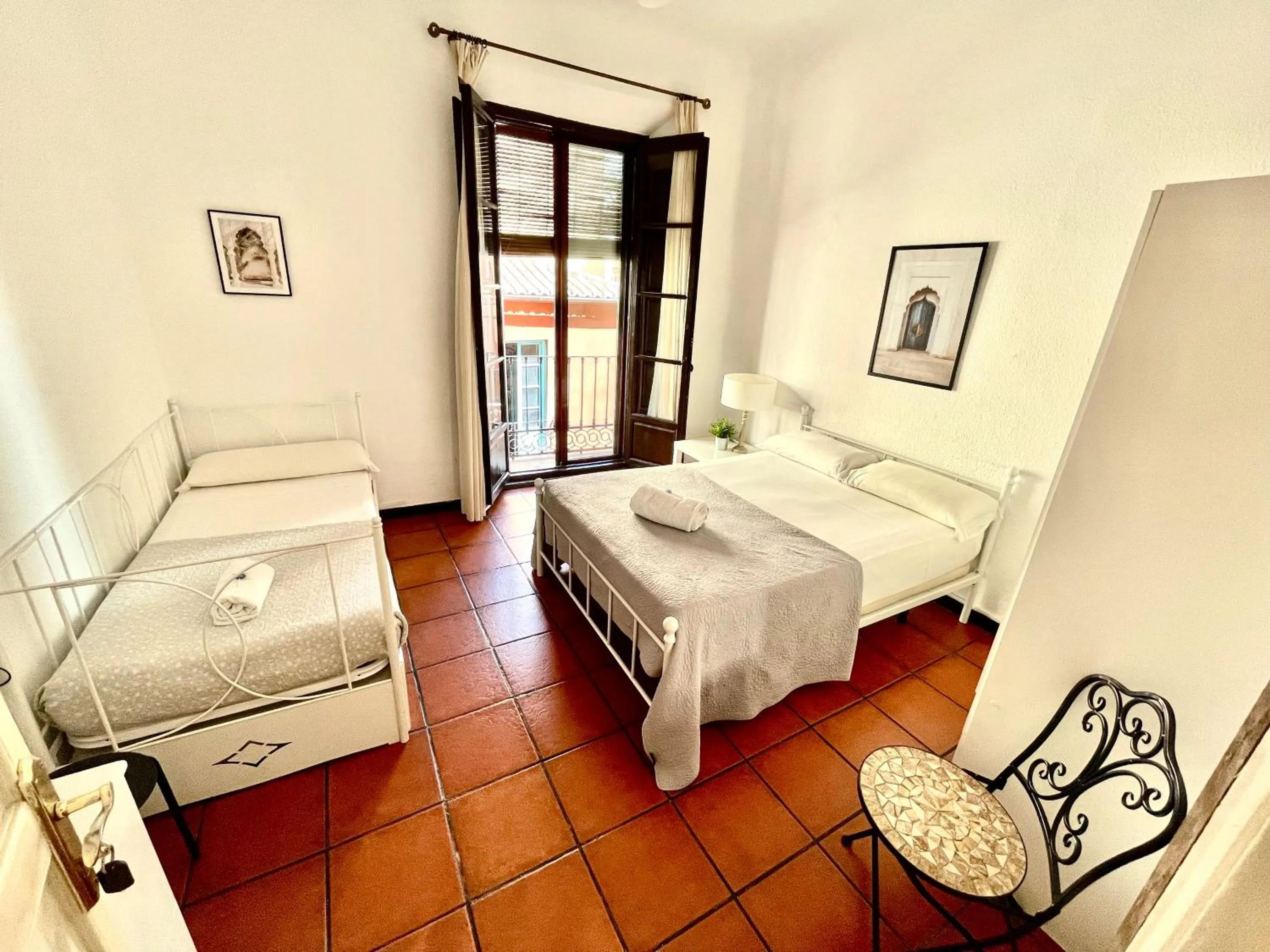 Balcony/Terrace, Bed in Pension Venecia Gomerez