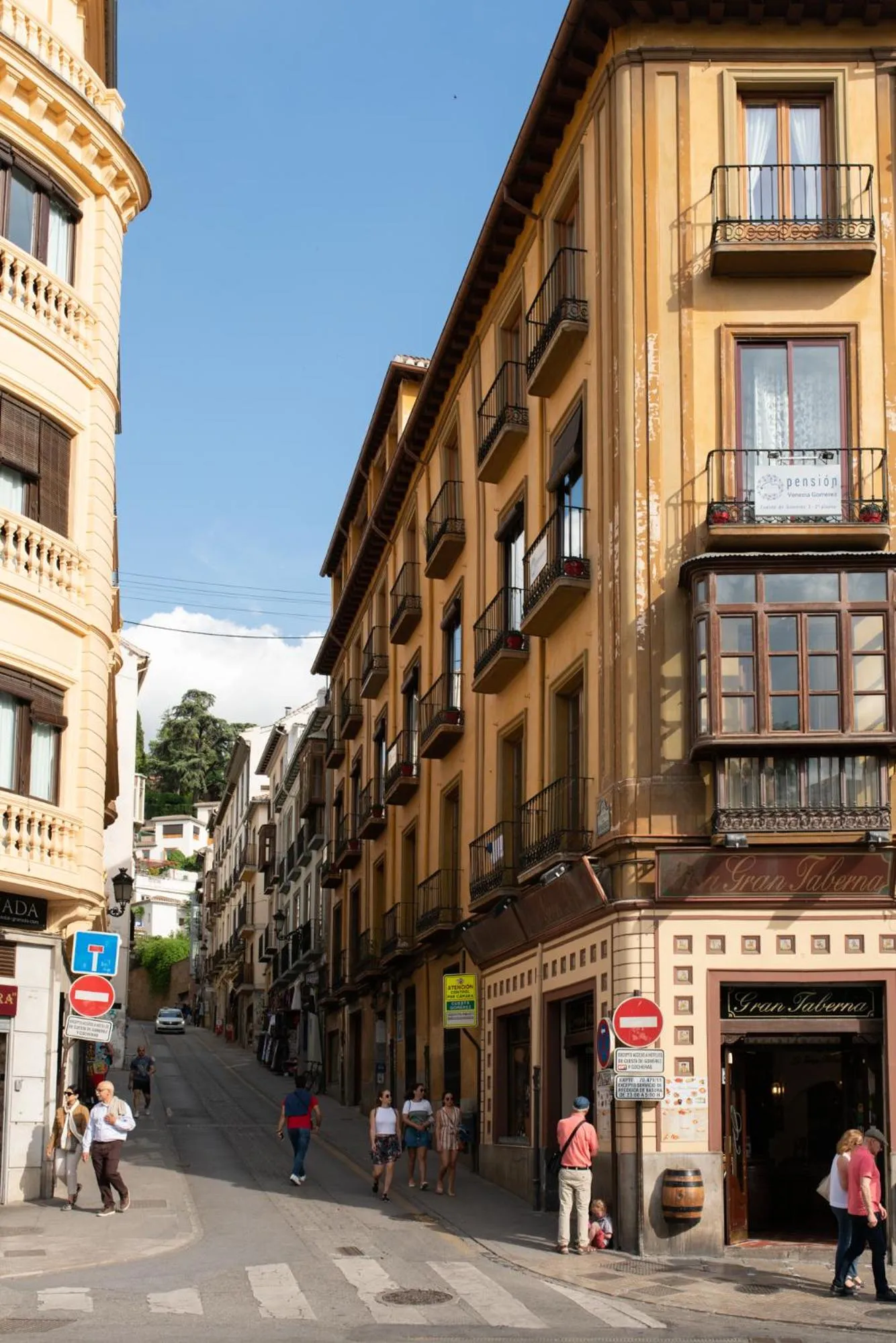 Facade/entrance in Pension Venecia Gomerez