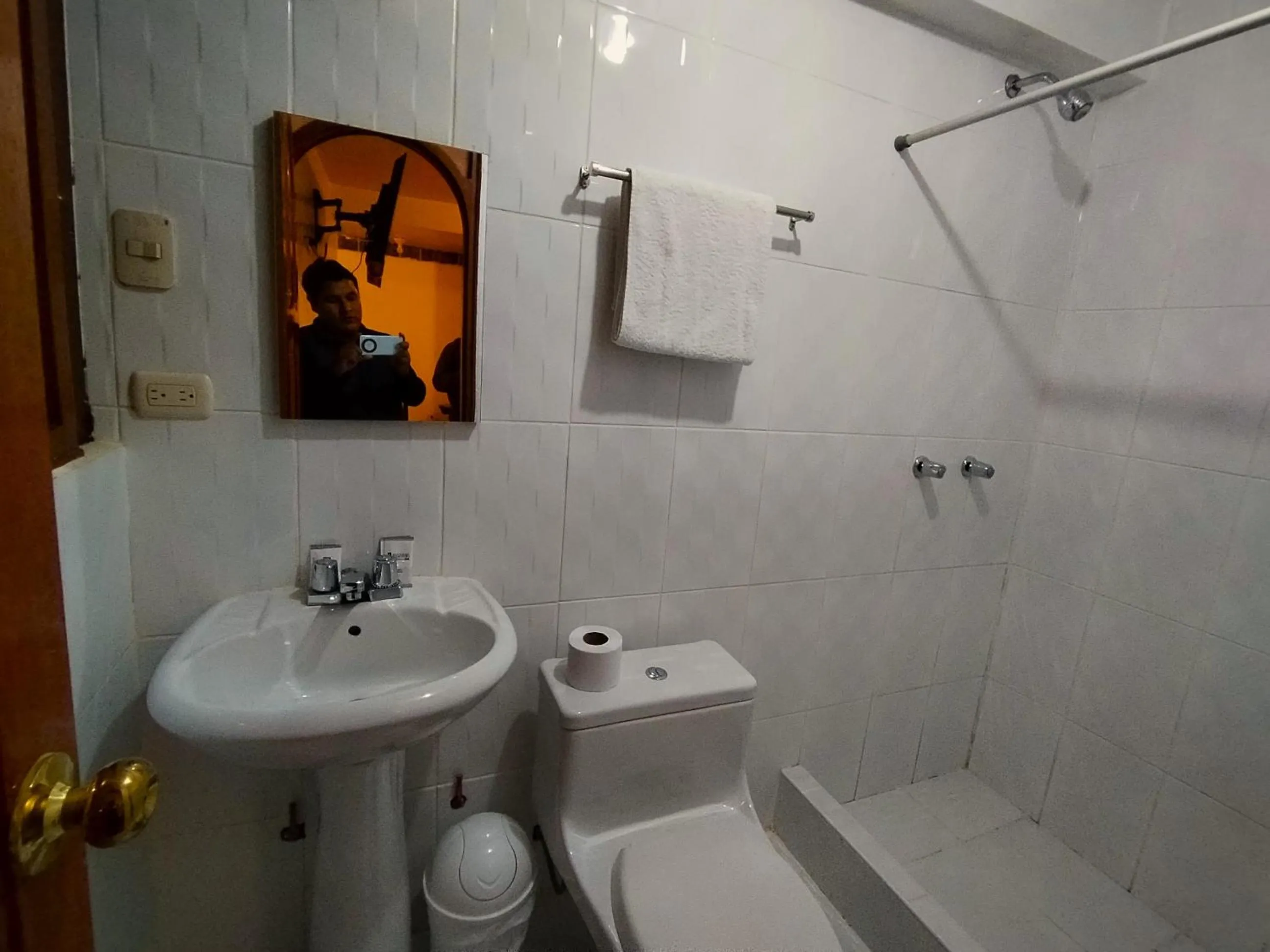 Shower in Paqarina San Blas