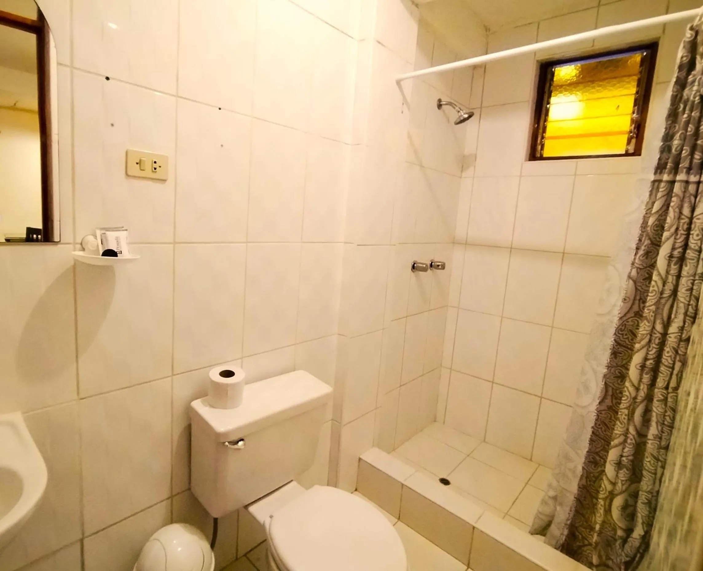 Shower in Paqarina San Blas