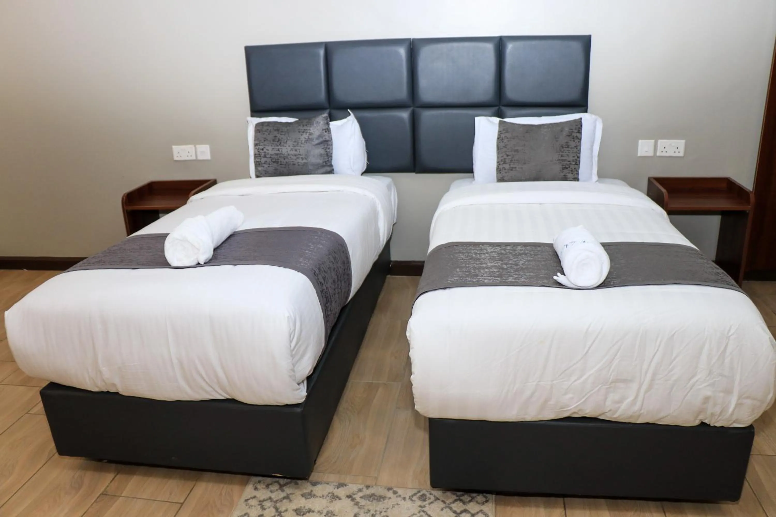 Deluxe Twin Room in Lake Naivasha Lazarus Lodge