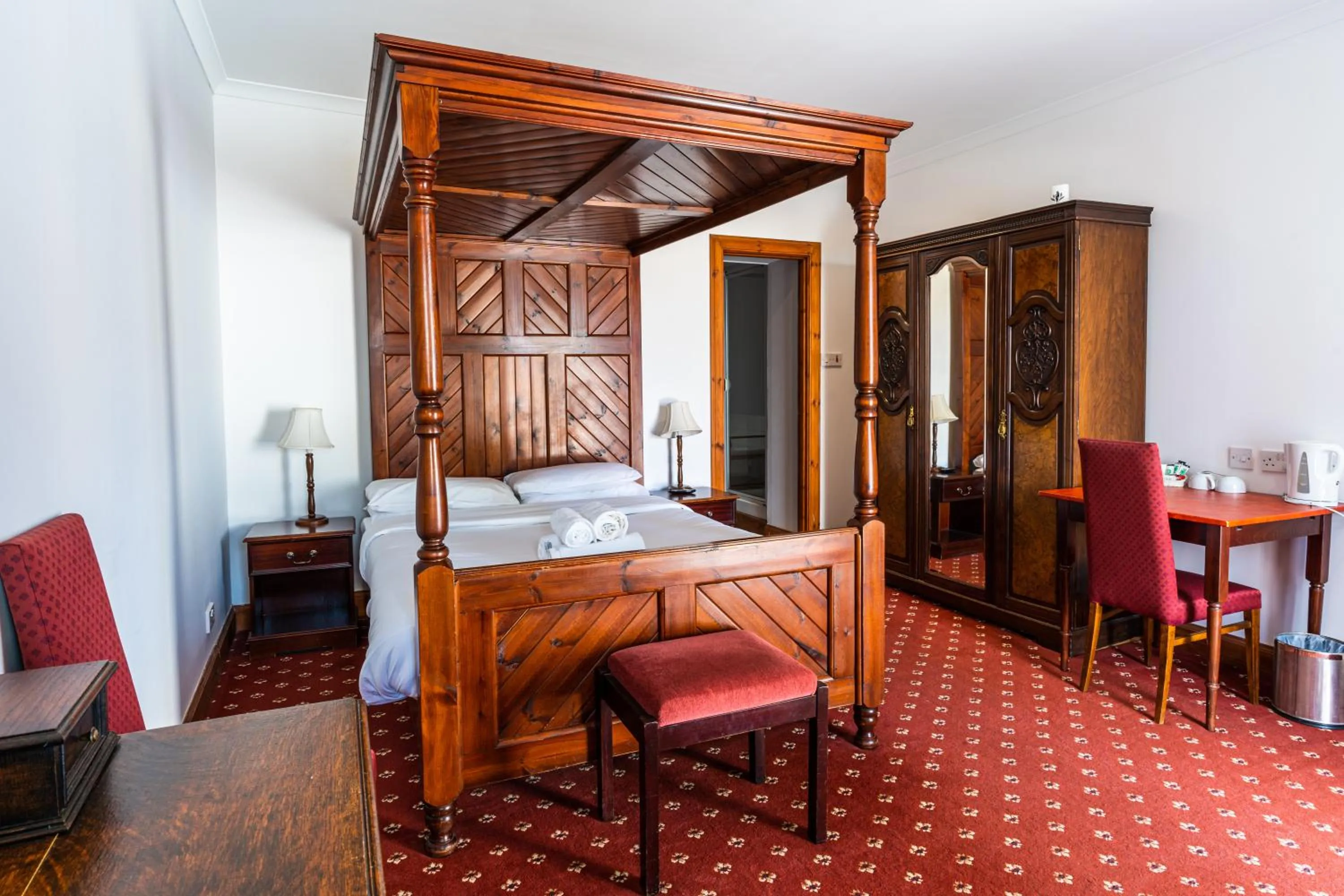 Bedroom, Bed in Columba House