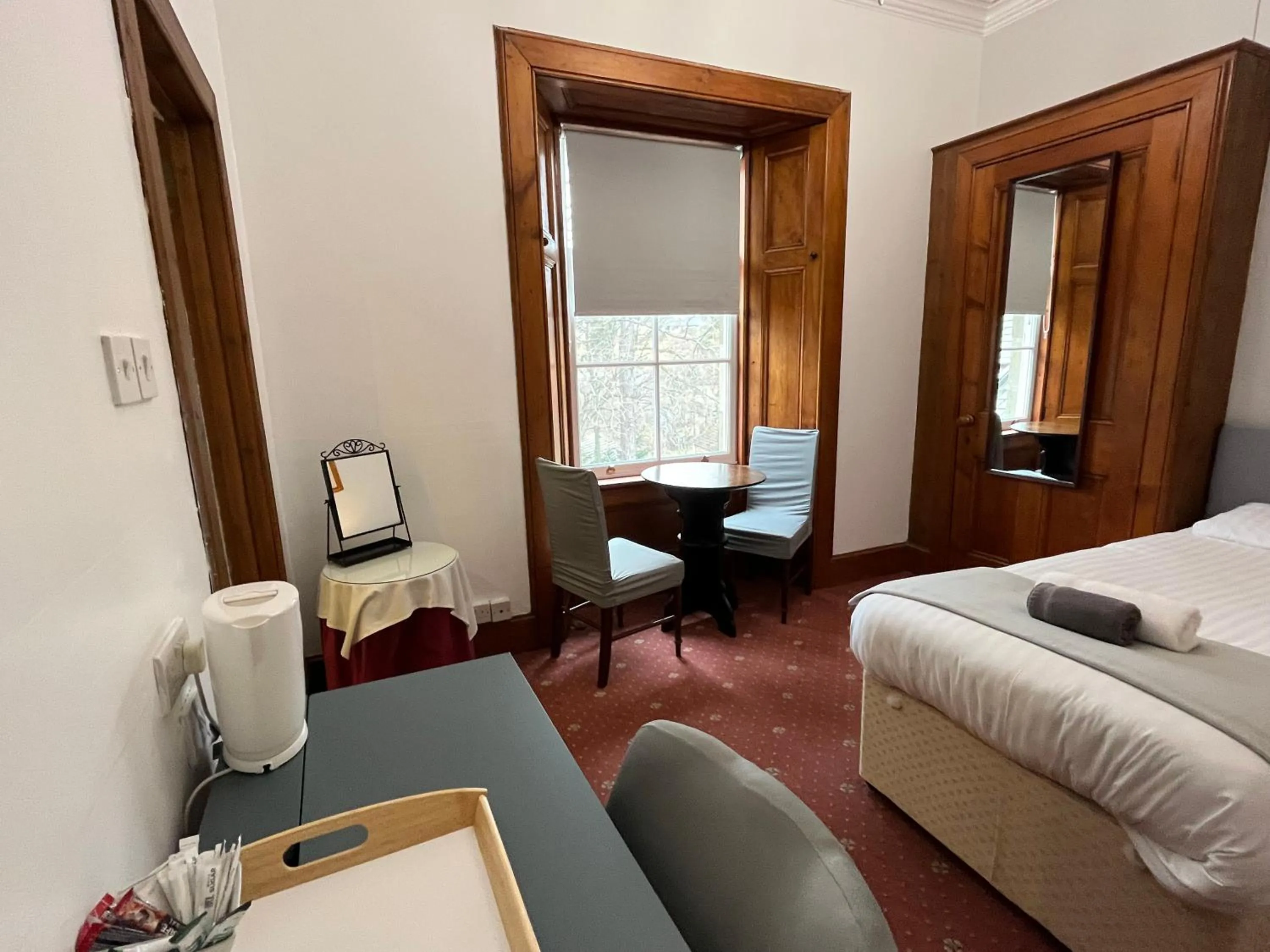 Bedroom, Bed in Columba House