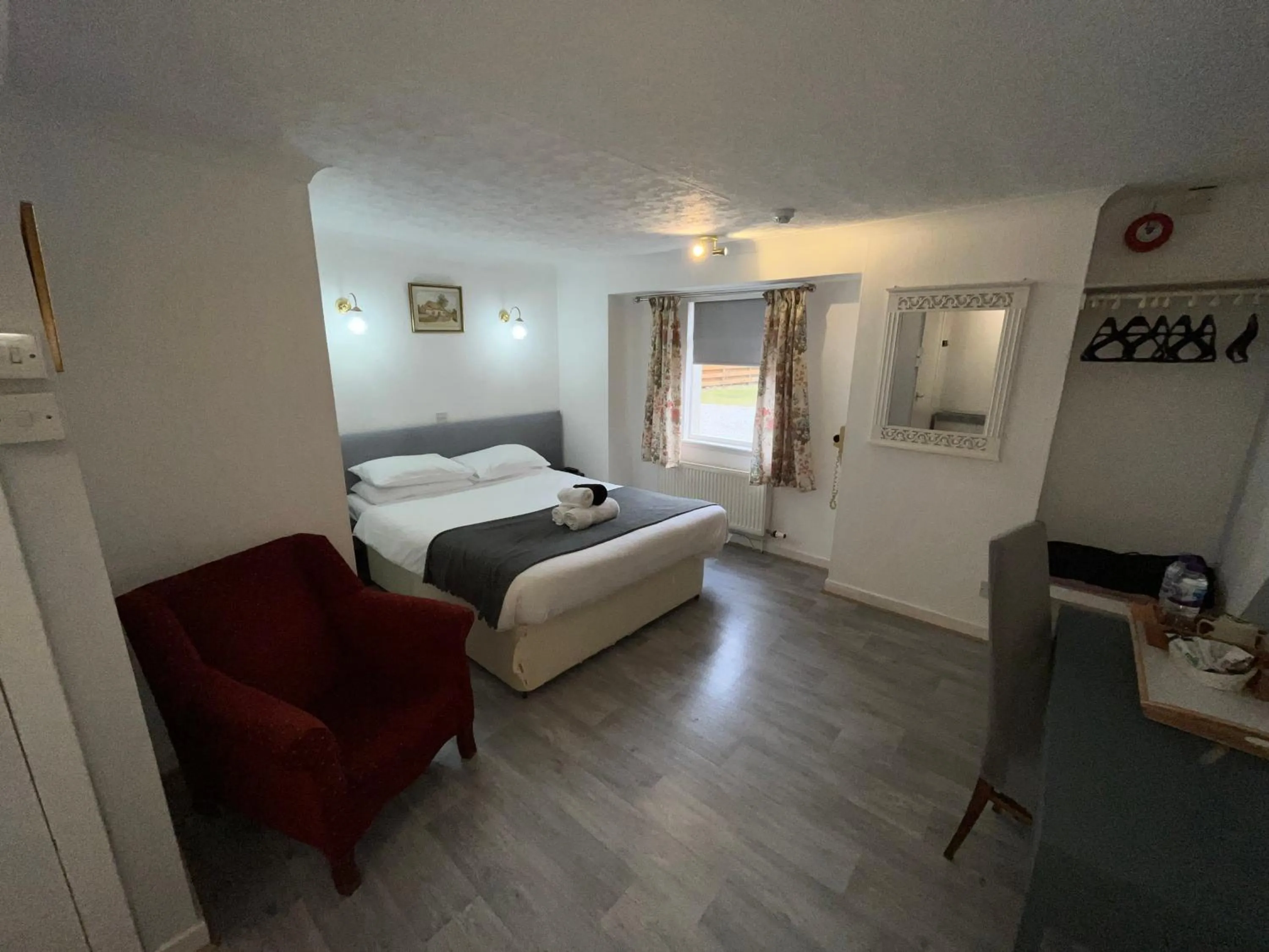 Bedroom, Bed in Columba House