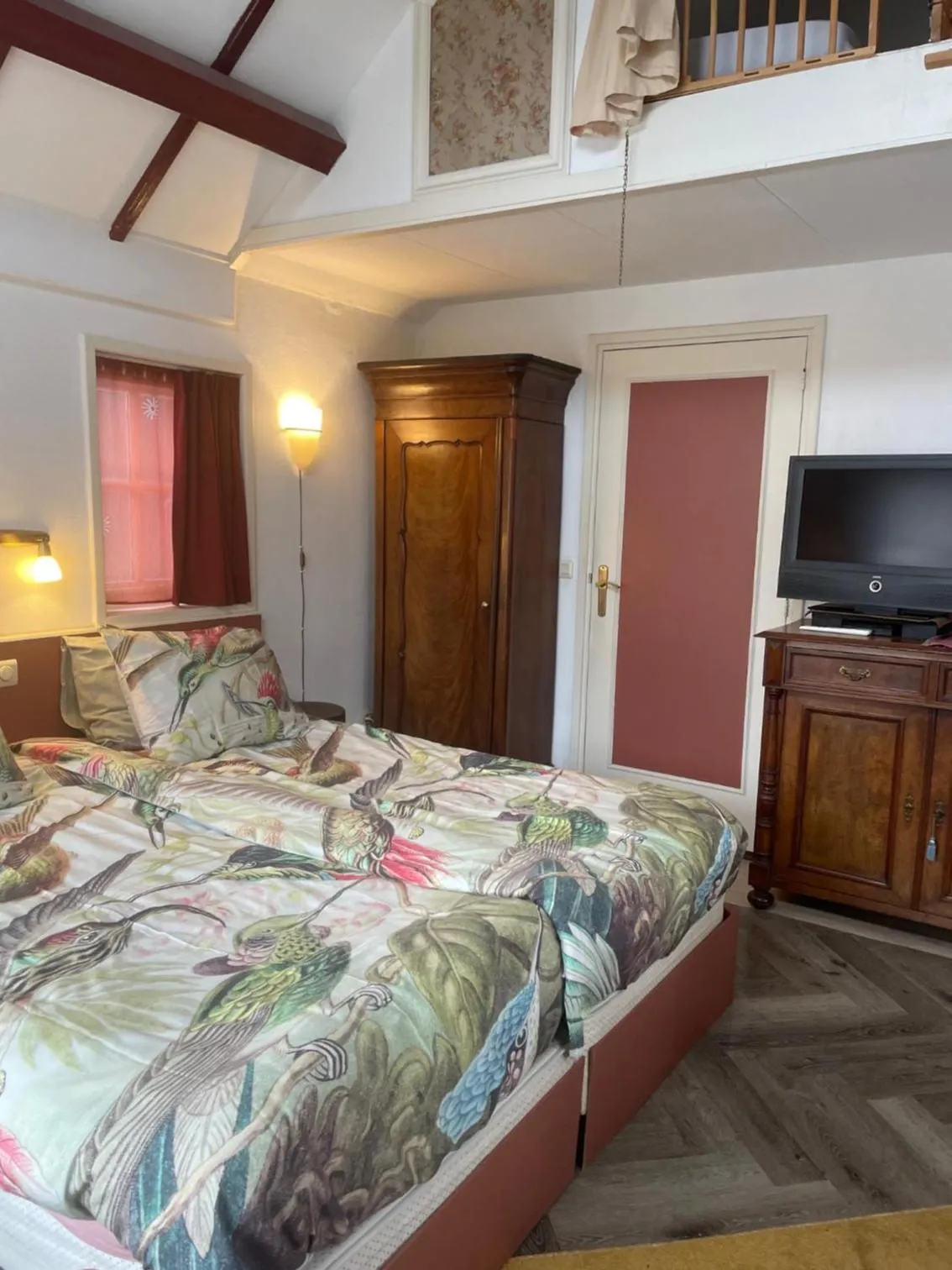 Bedroom, Bed in Selatuinen