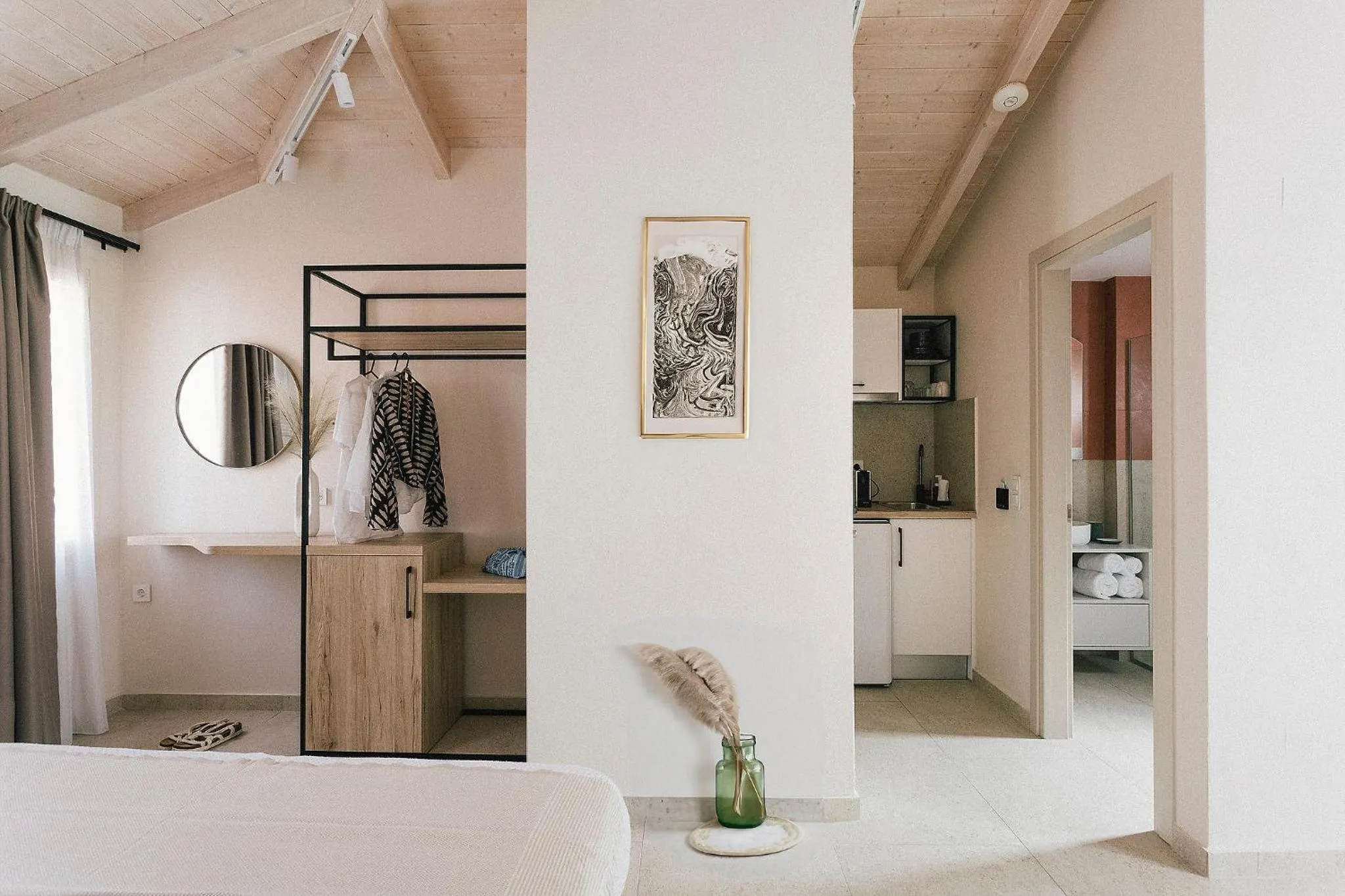 Bed in Limeria studios & maisonettes