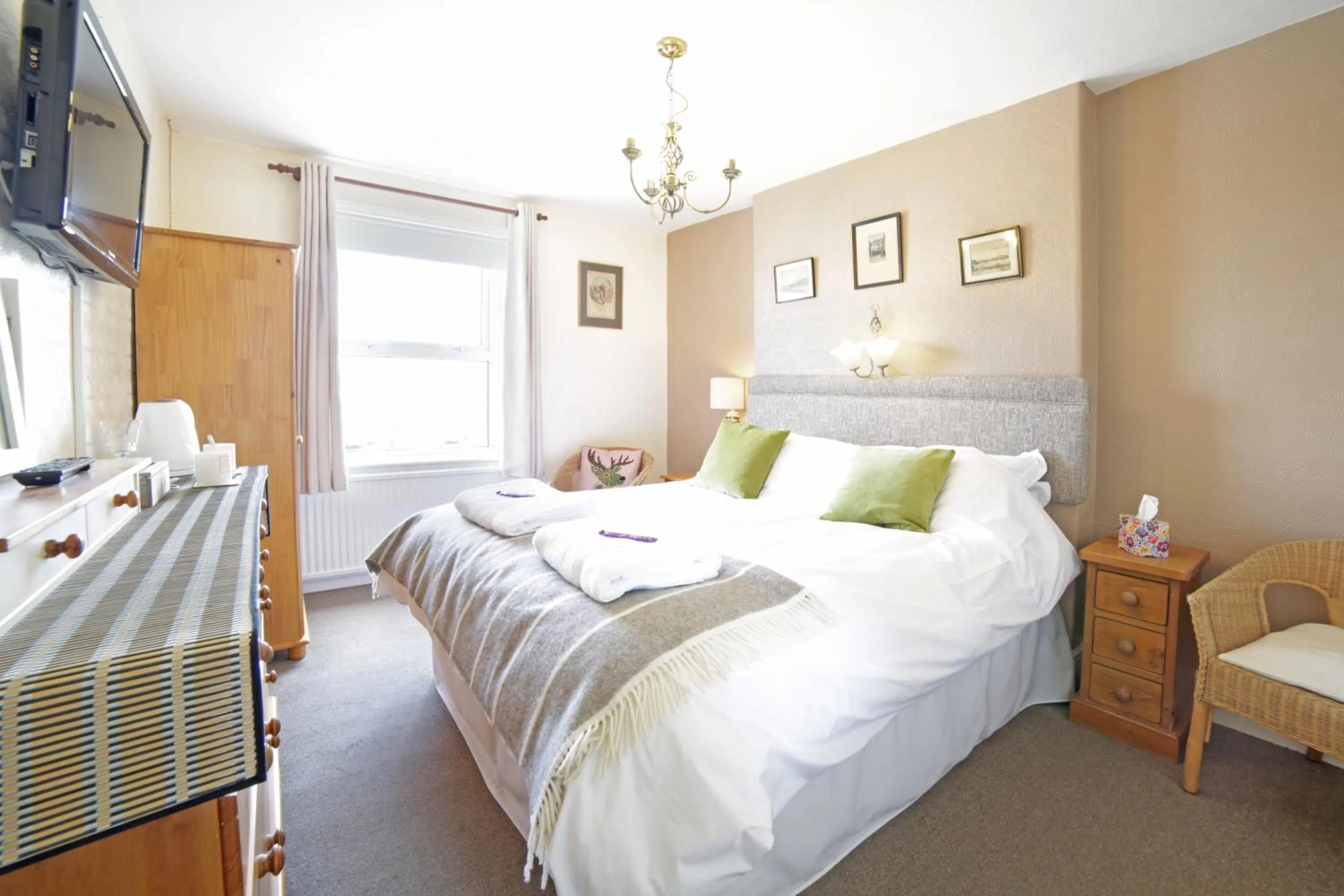 Bedroom, Bed in Sunrise Guest House