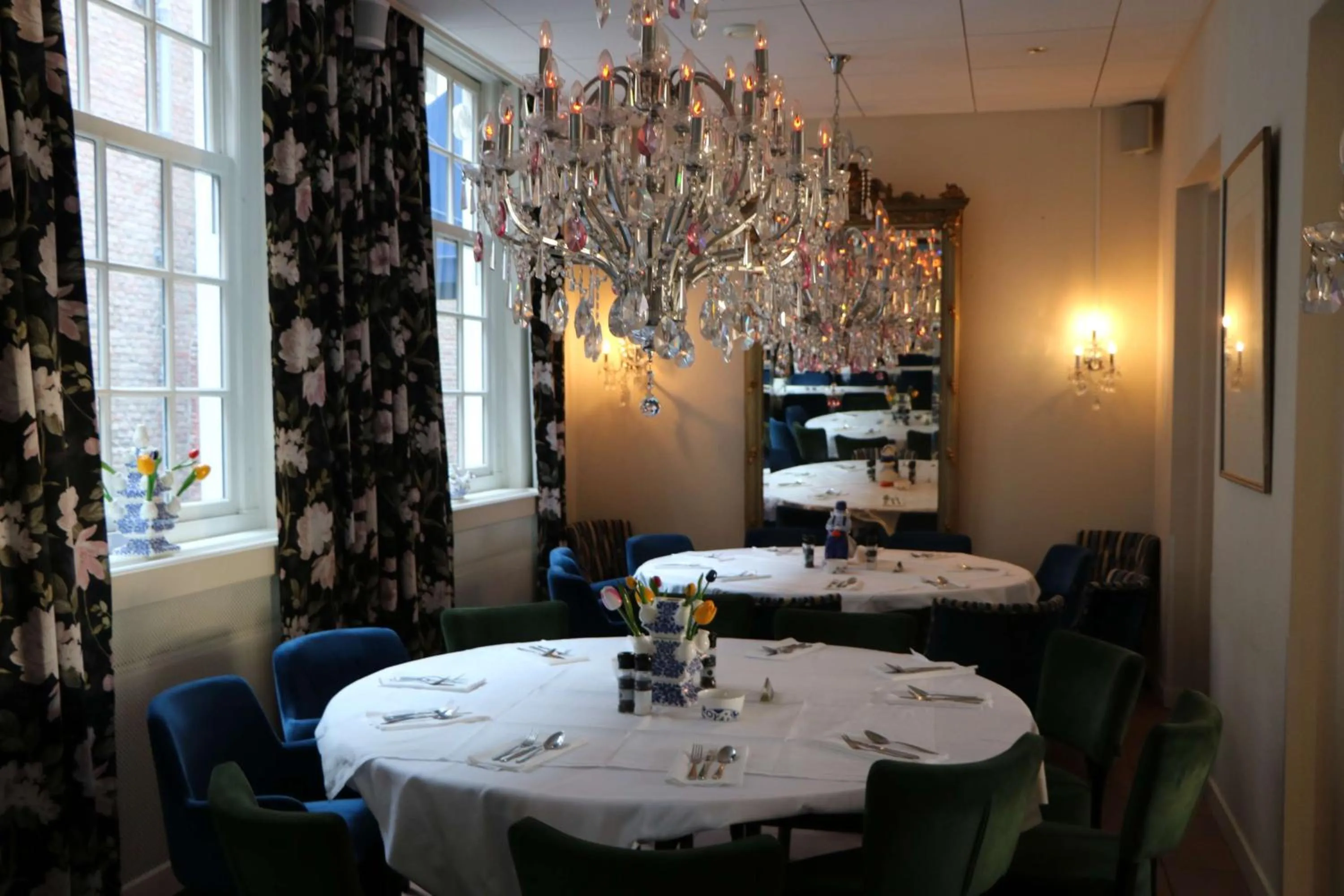 Breakfast in Grand Museum Hotel, BW Signature Collection