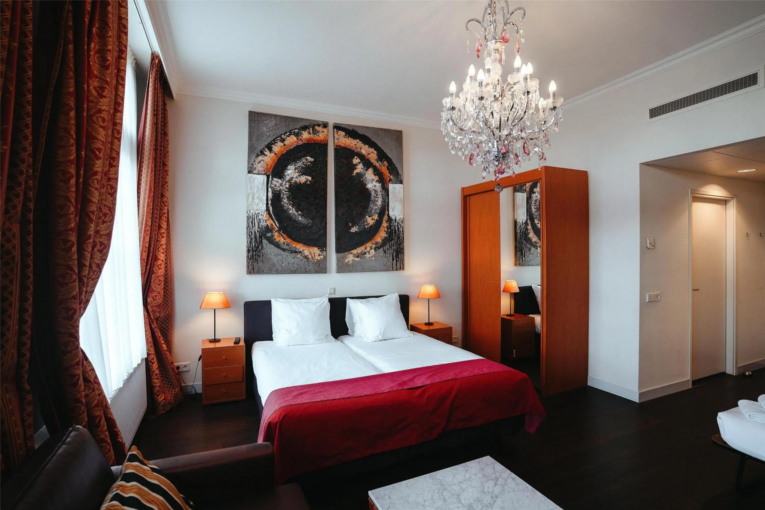 Bedroom, Bed in Grand Museum Hotel, BW Signature Collection