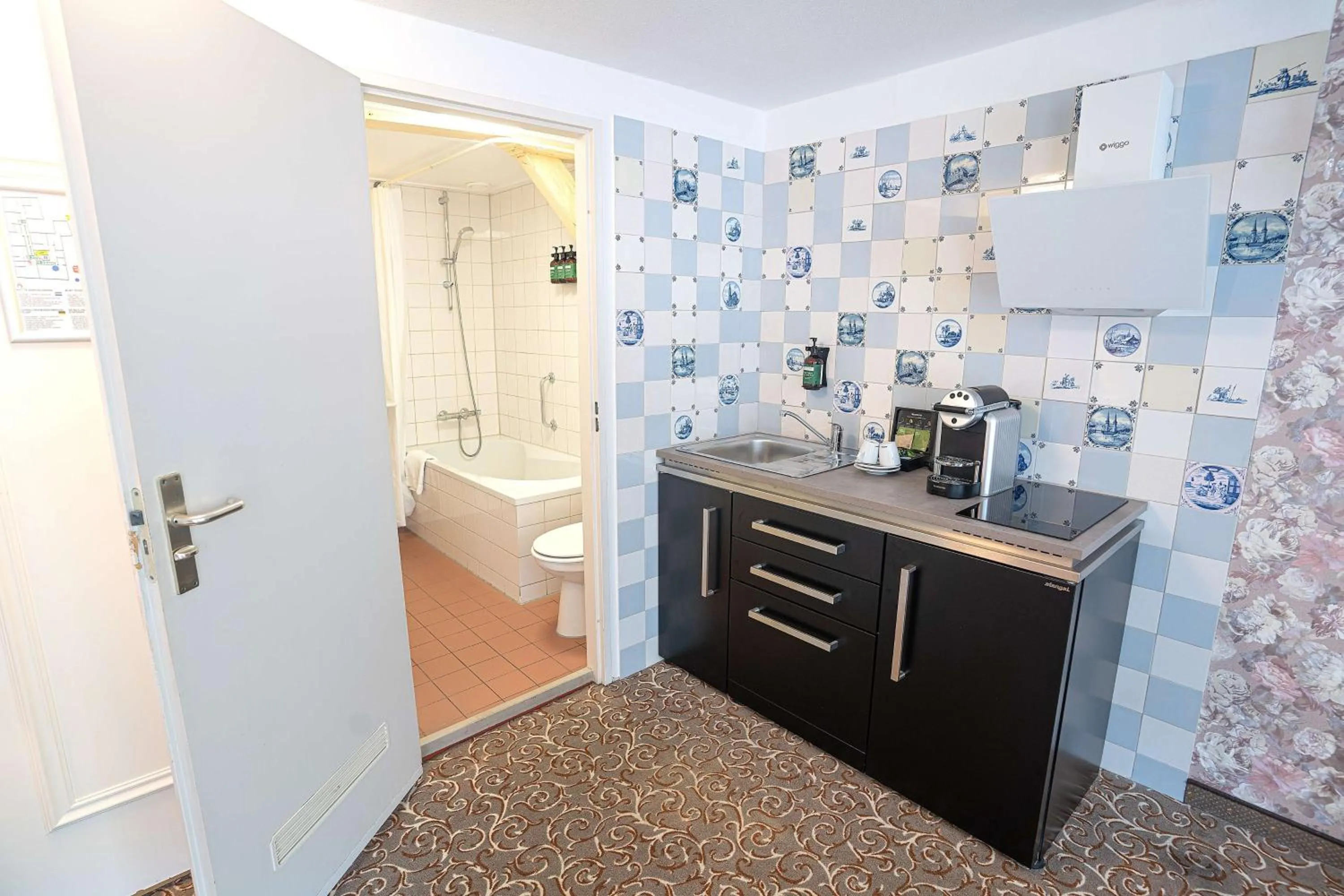 Kitchen or kitchenette in Grand Museum Hotel, BW Signature Collection