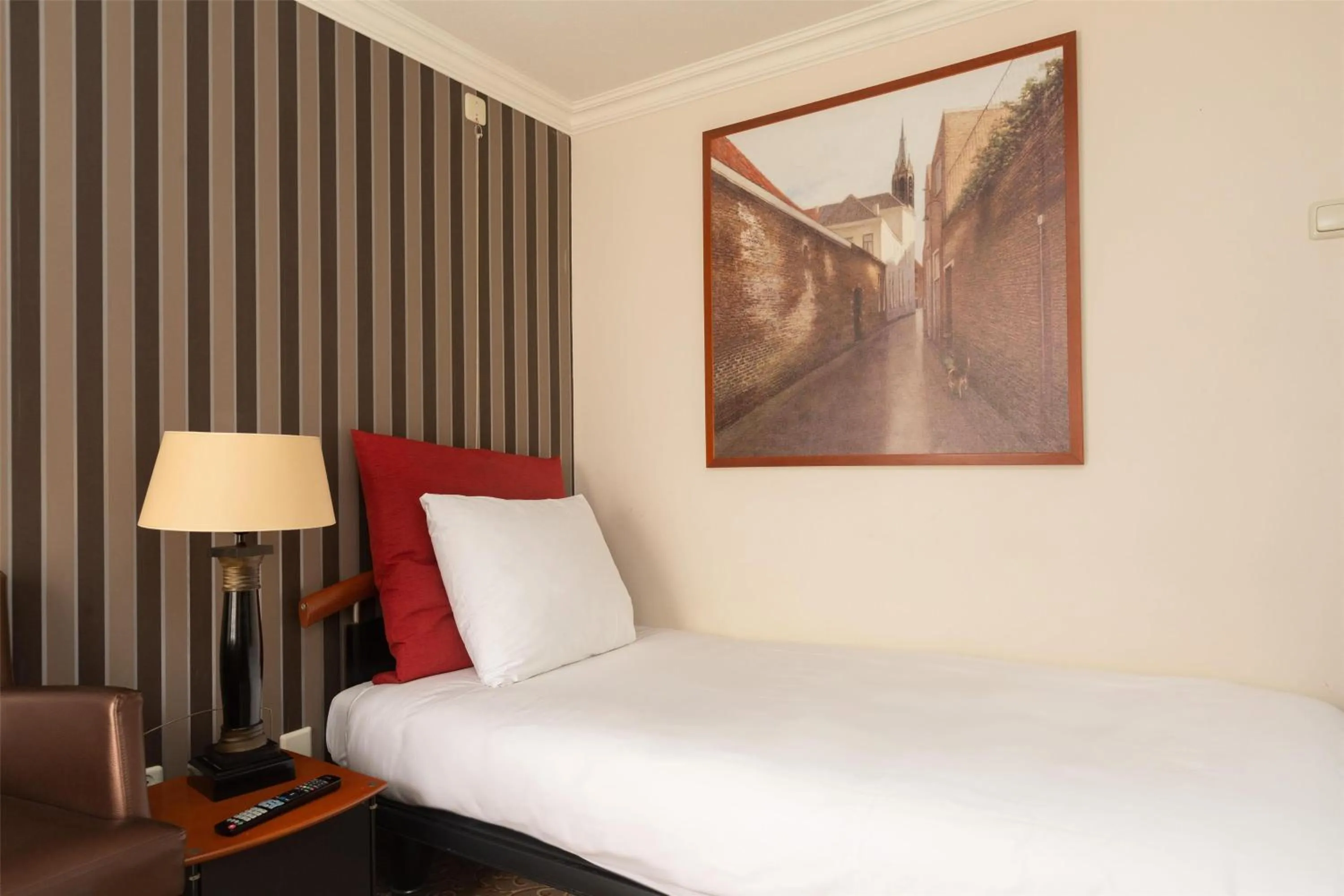 Bedroom, Bed in Grand Museum Hotel, BW Signature Collection