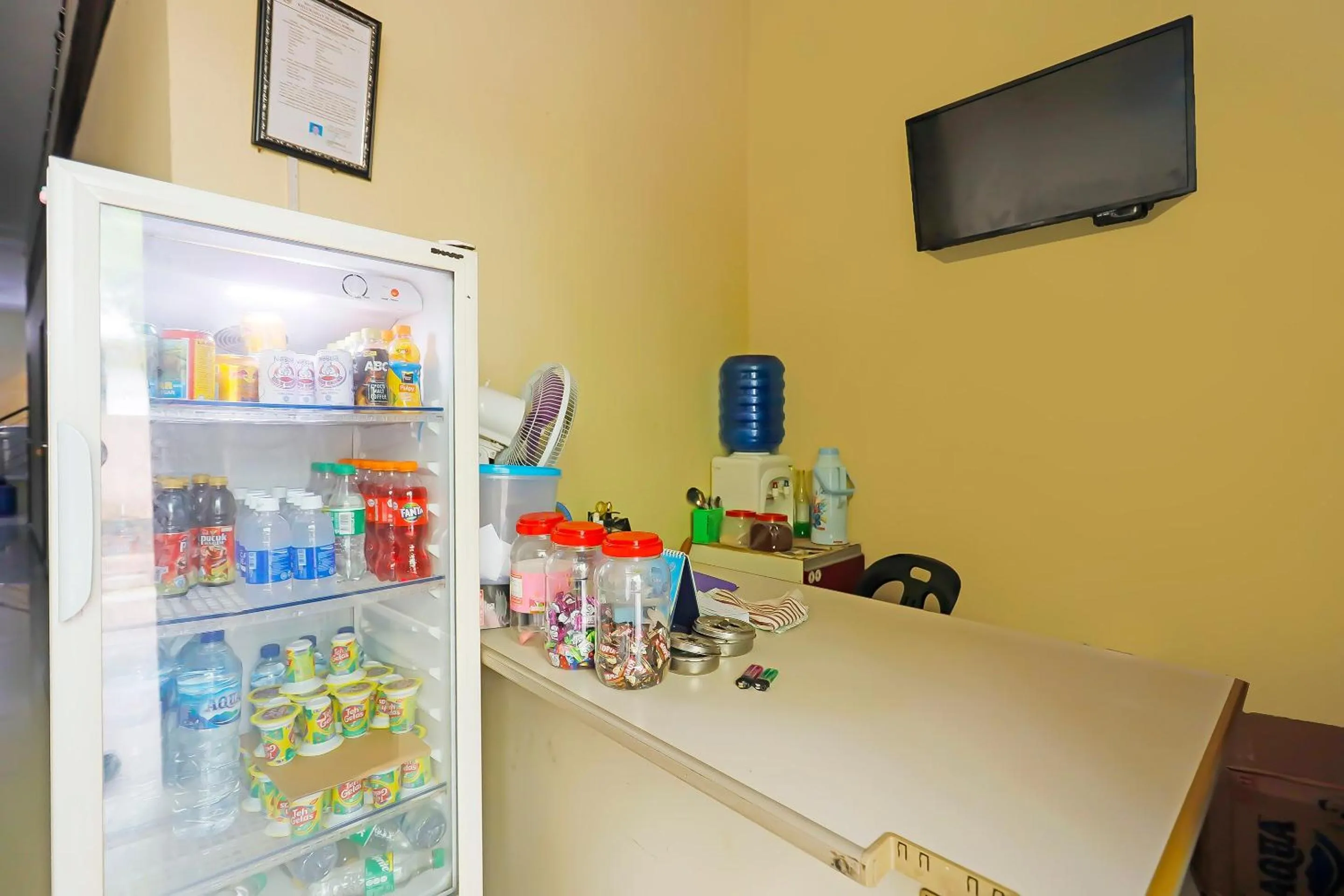 Lobby or reception in SPOT ON 92569 Anto Homestay SyariahNearPelabuhan Feri Harbor Bay