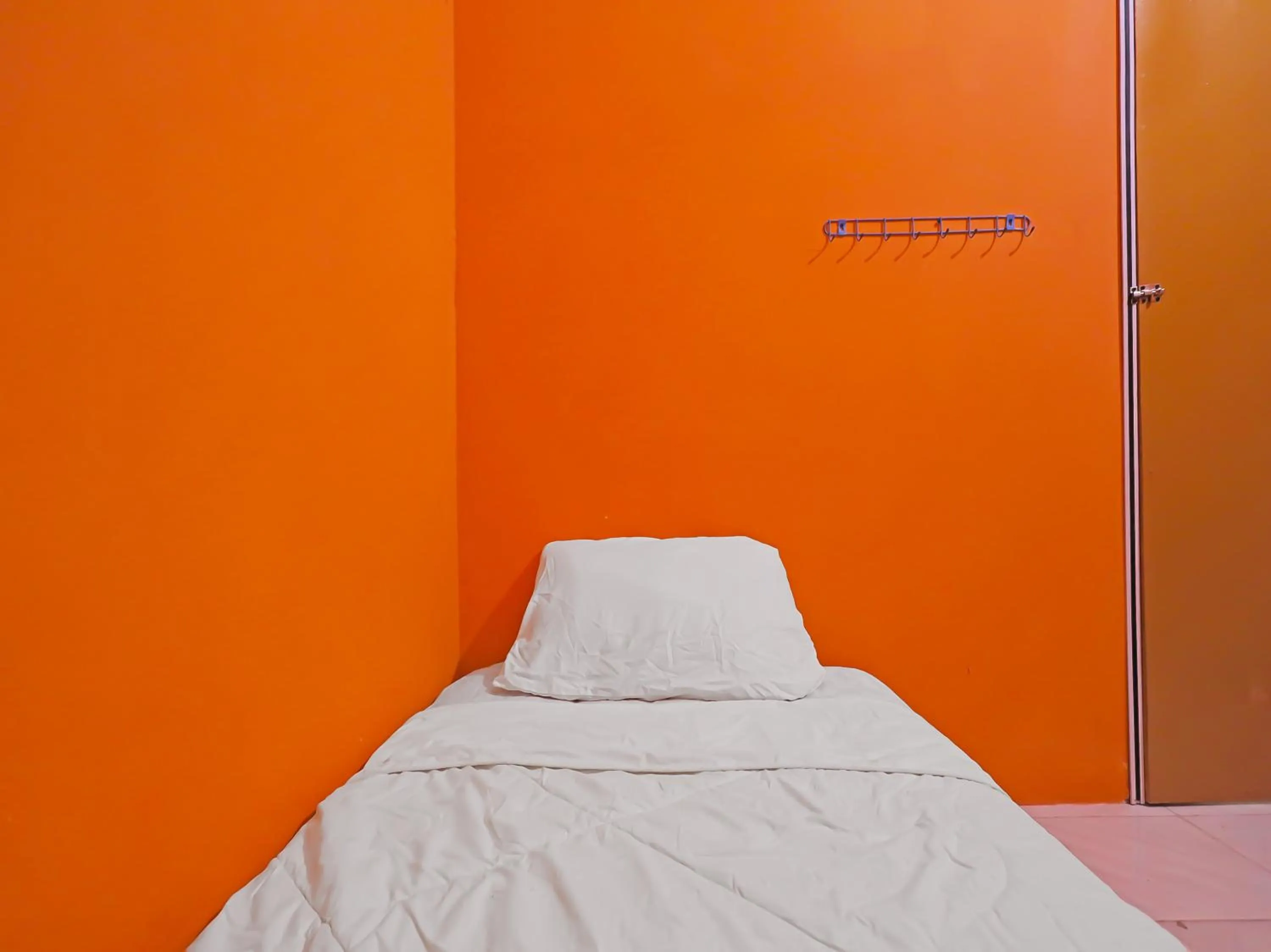 Bedroom, Bed in SPOT ON 92569 Anto Homestay SyariahNearPelabuhan Feri Harbor Bay