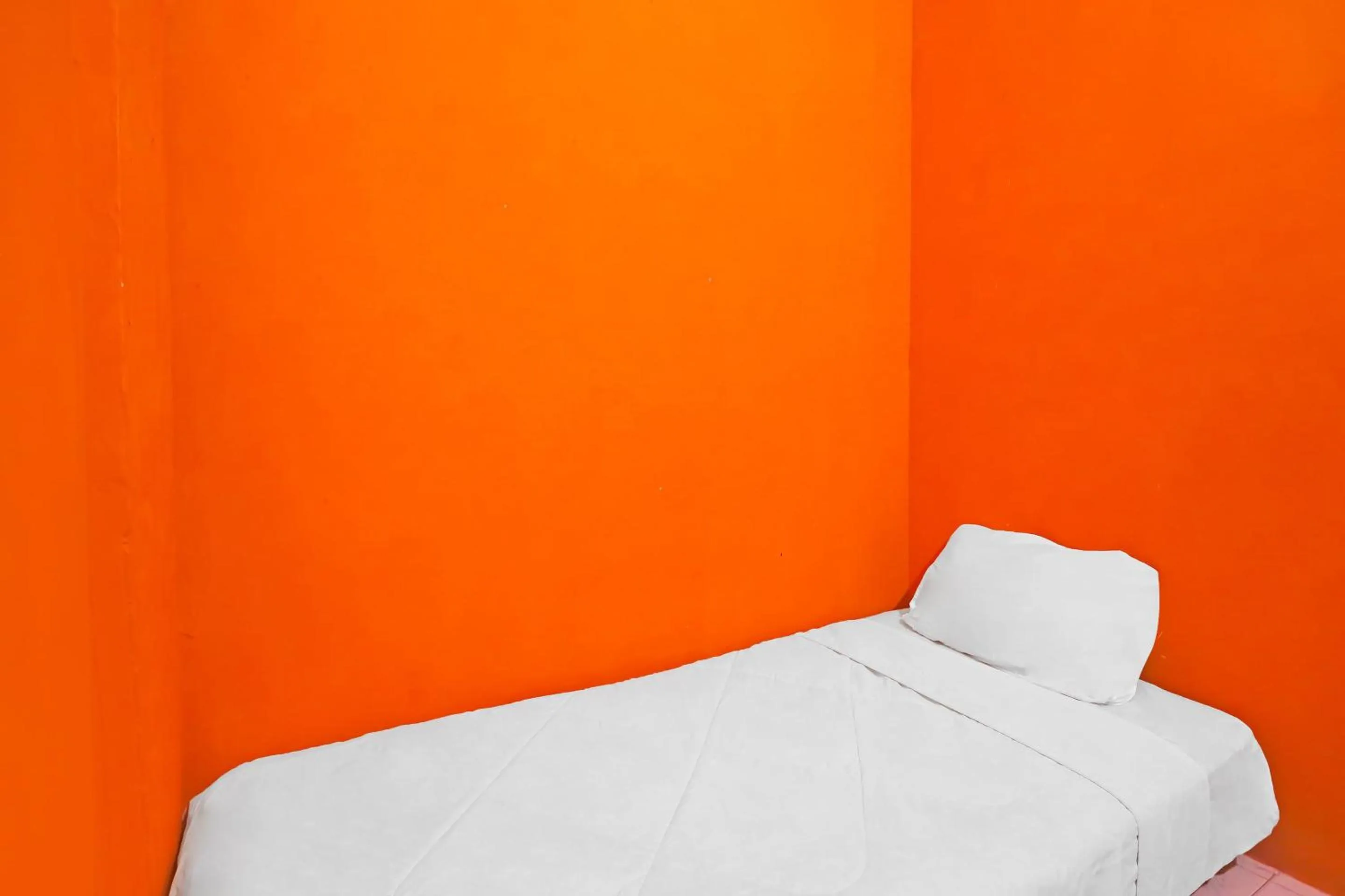 Bedroom, Bed in SPOT ON 92569 Anto Homestay SyariahNearPelabuhan Feri Harbor Bay