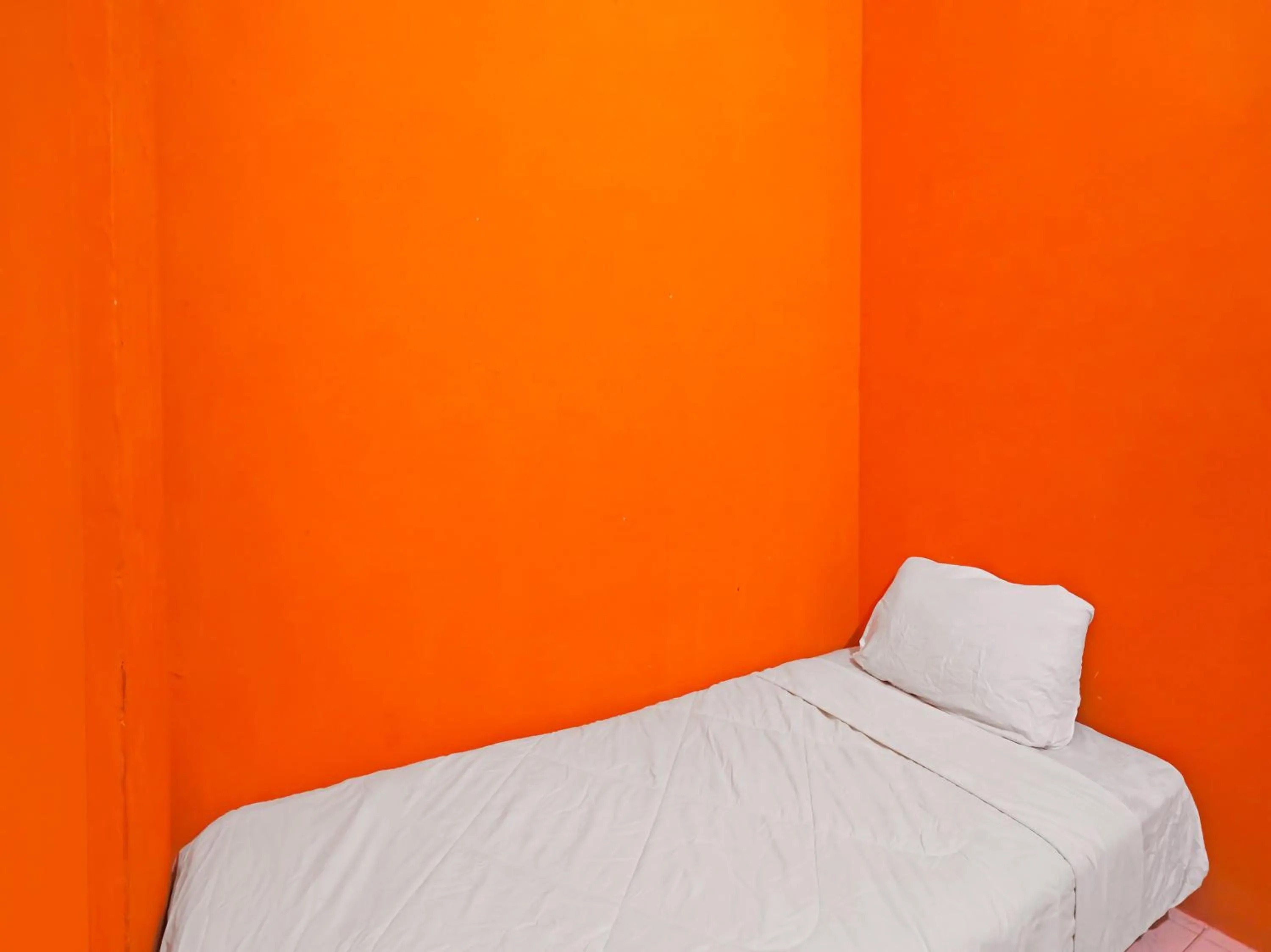 Bedroom, Bed in SPOT ON 92569 Anto Homestay SyariahNearPelabuhan Feri Harbor Bay